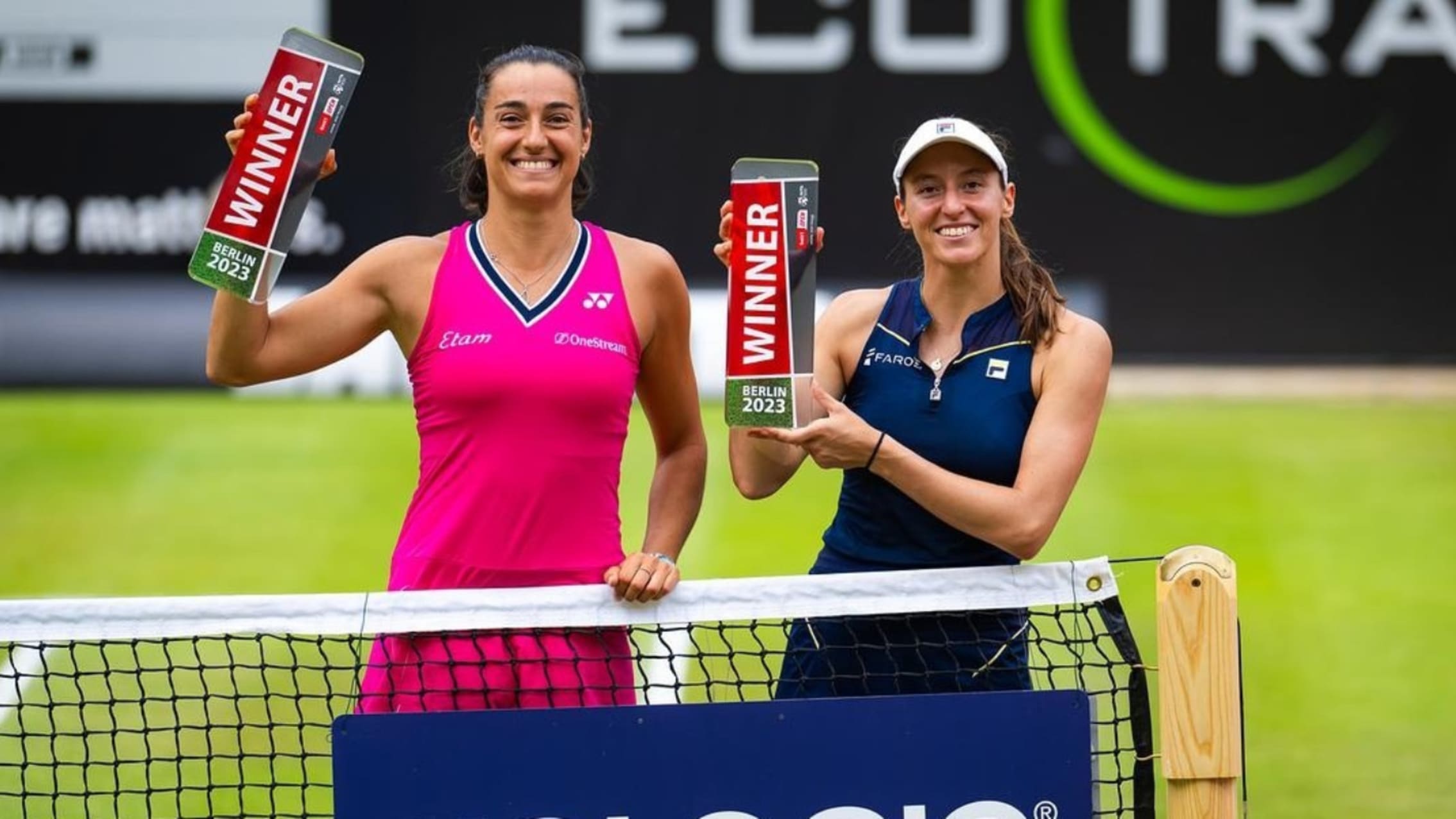 Luisa Stefani e Marcelo Melo são campeões nas duplas em torneios