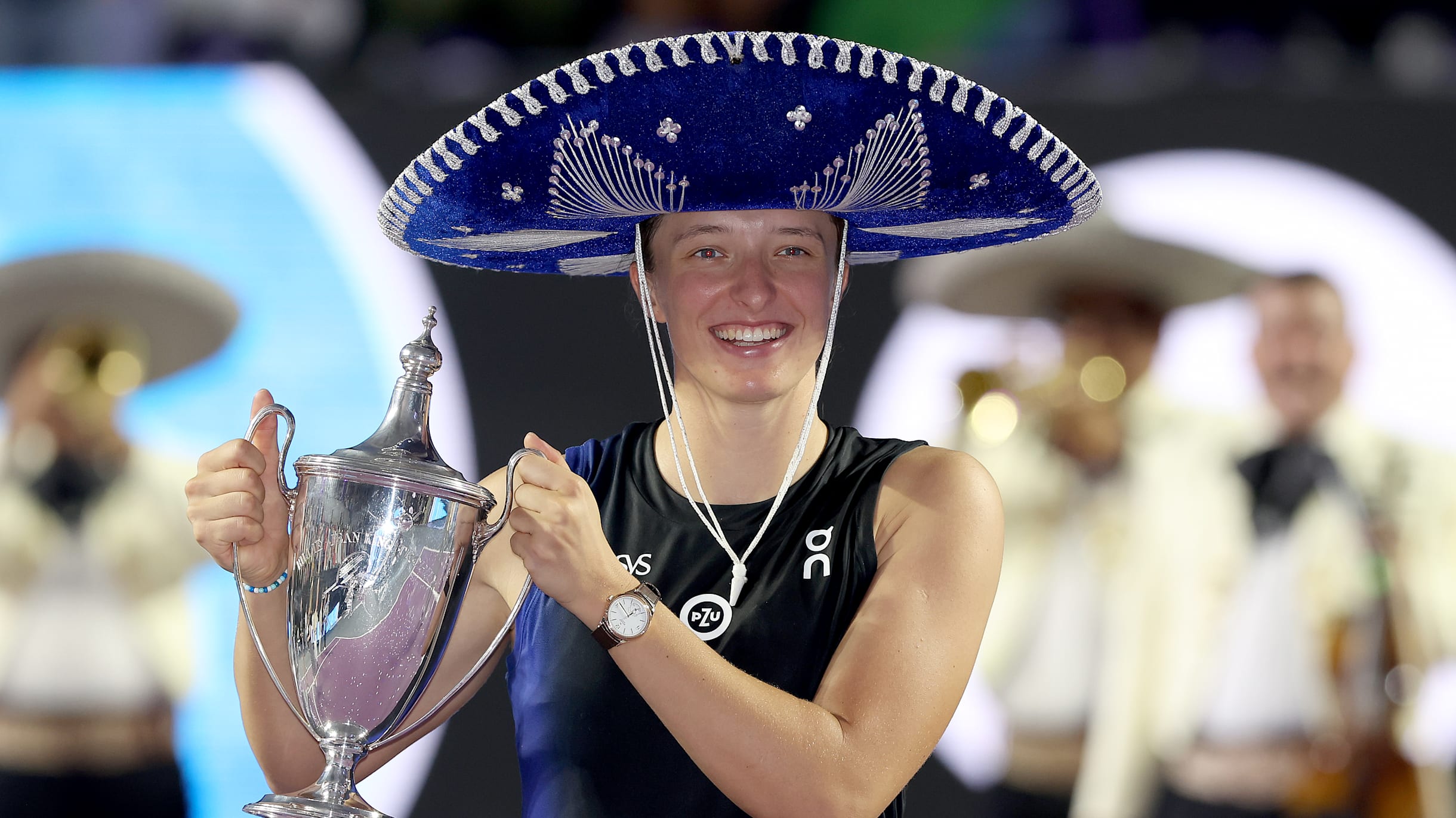 2023 WTA Finals: Gauff advances to set all-American SF vs. Pegula