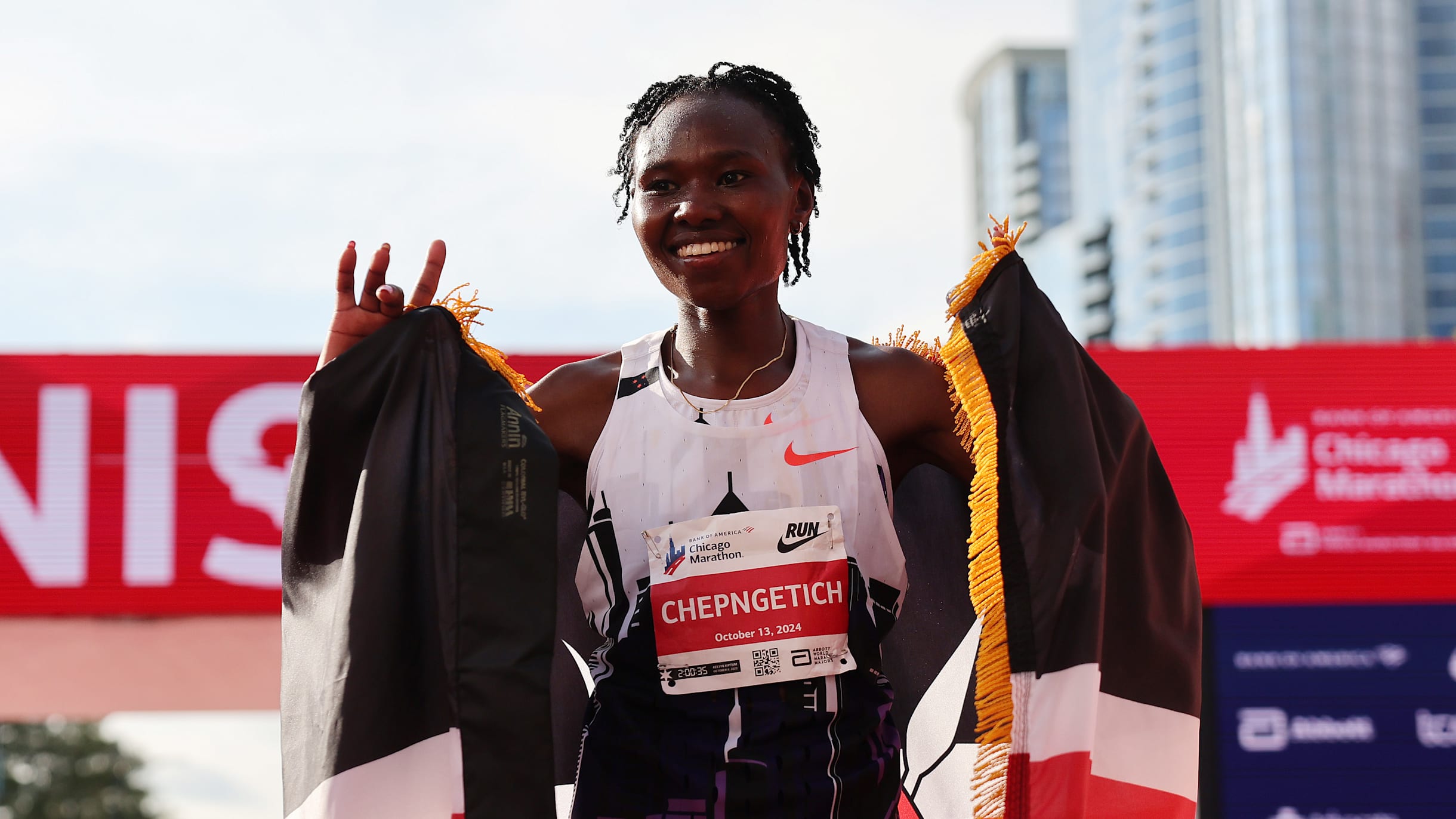 チェプンゲティッチ、サブ10達成の女子世界新記録を樹立！シカゴ