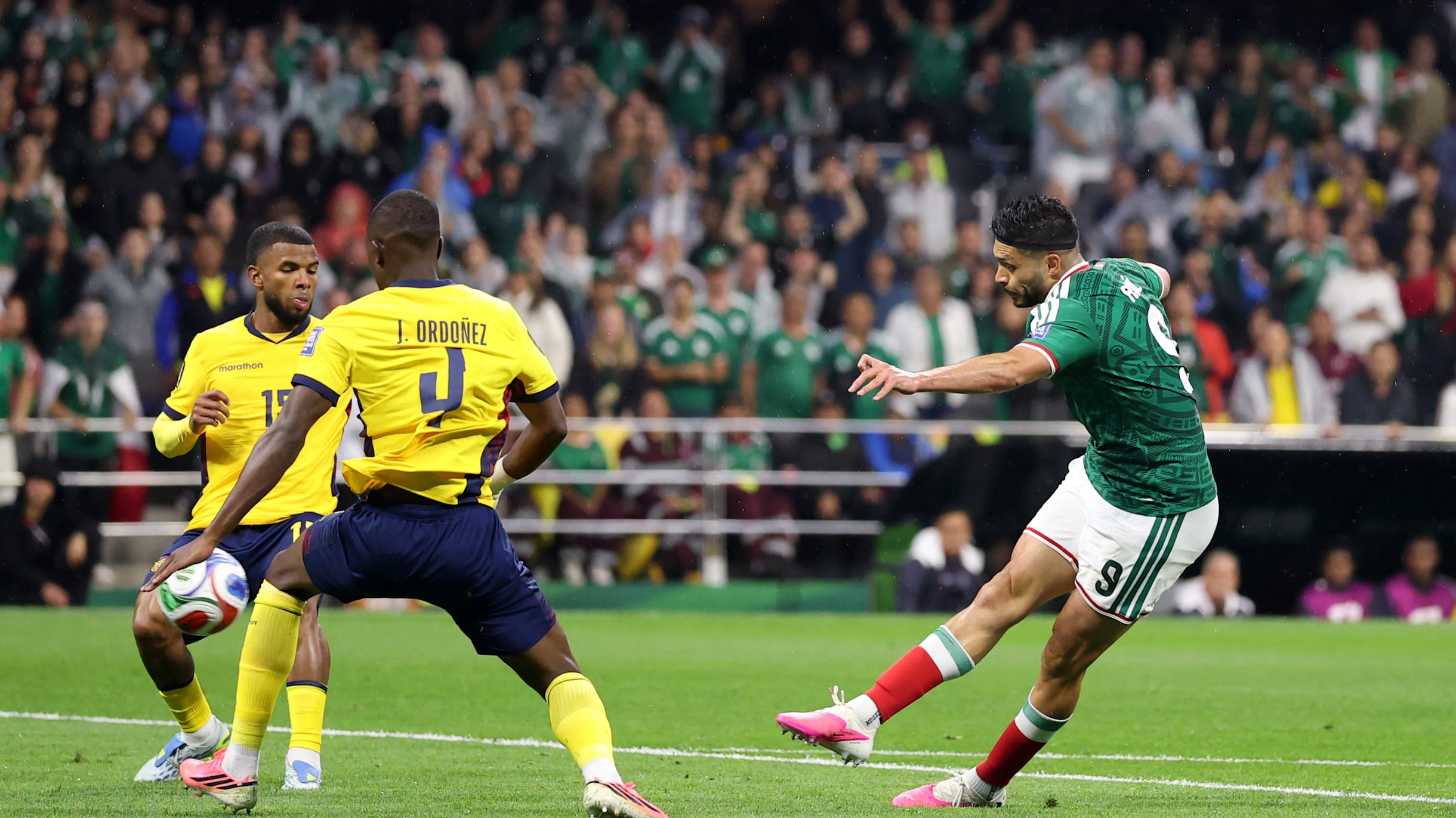 サッカーメキシコ代表 対 サッカーイングランド代表 試合経過