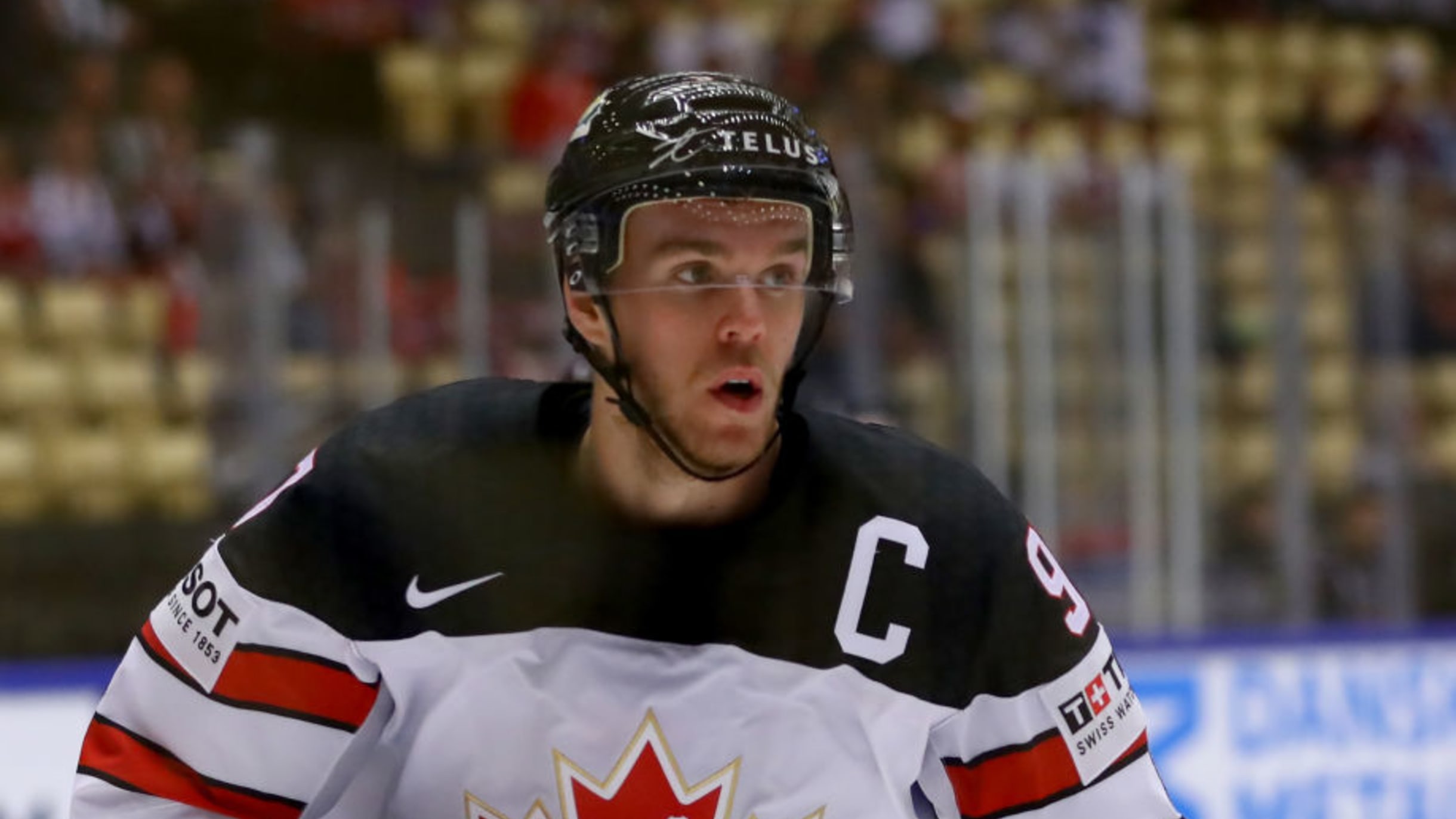 Connor McDavid wins three Canadian junior hockey awards