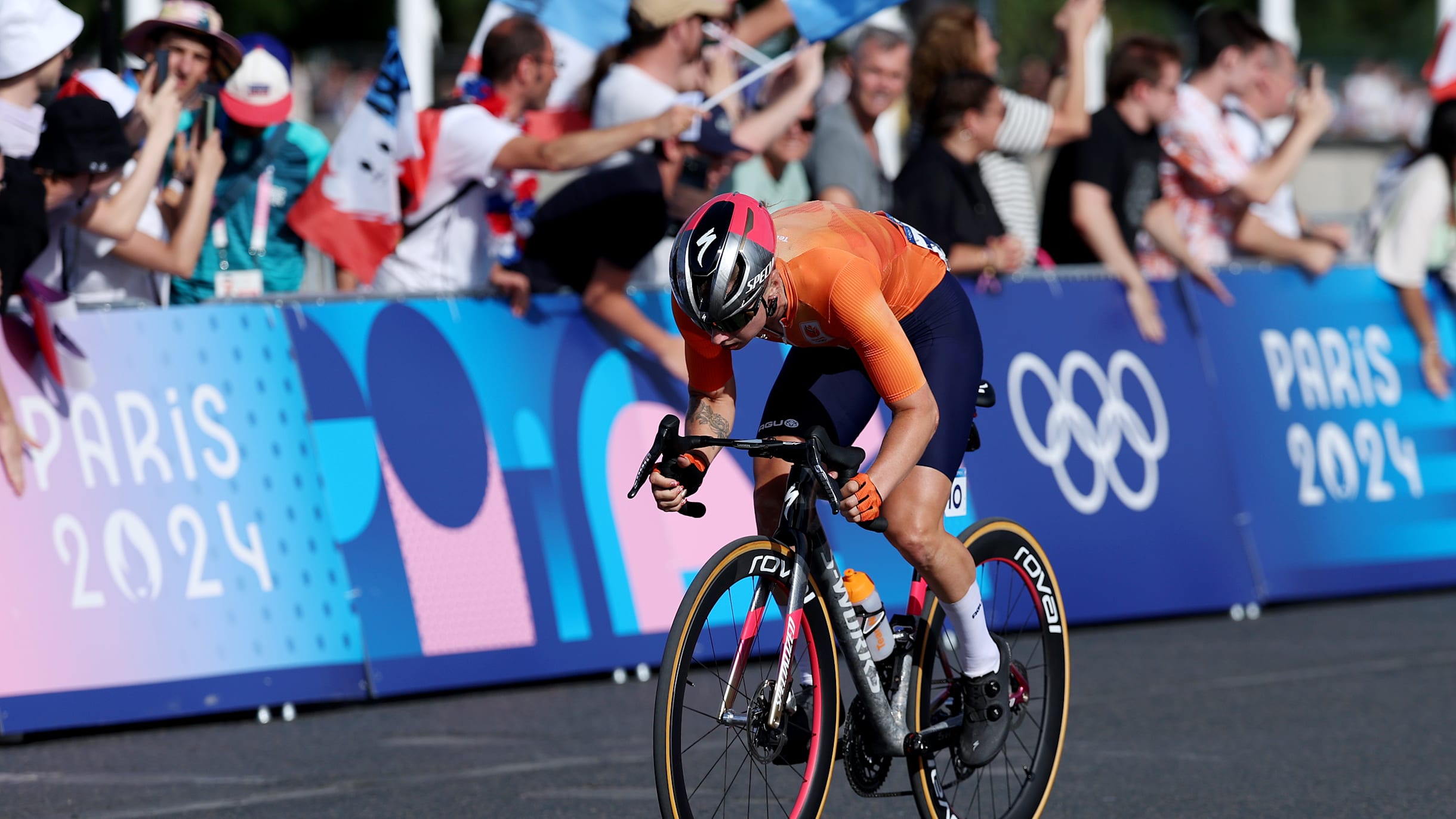 Championnats d Europe de cyclisme sur route 2024 Lorena Wiebes remporte la course en ligne femmes Clara Copponi 4e Resultats resume classement