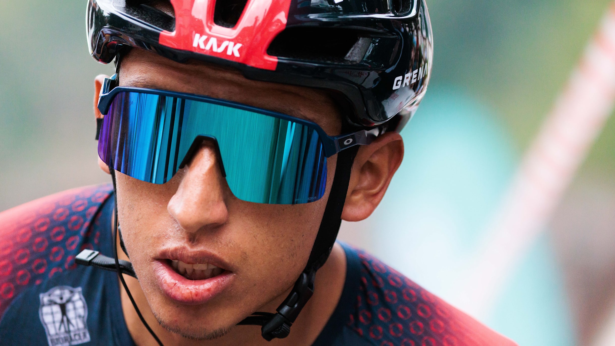 Egan bernal 2024 oakley sutro