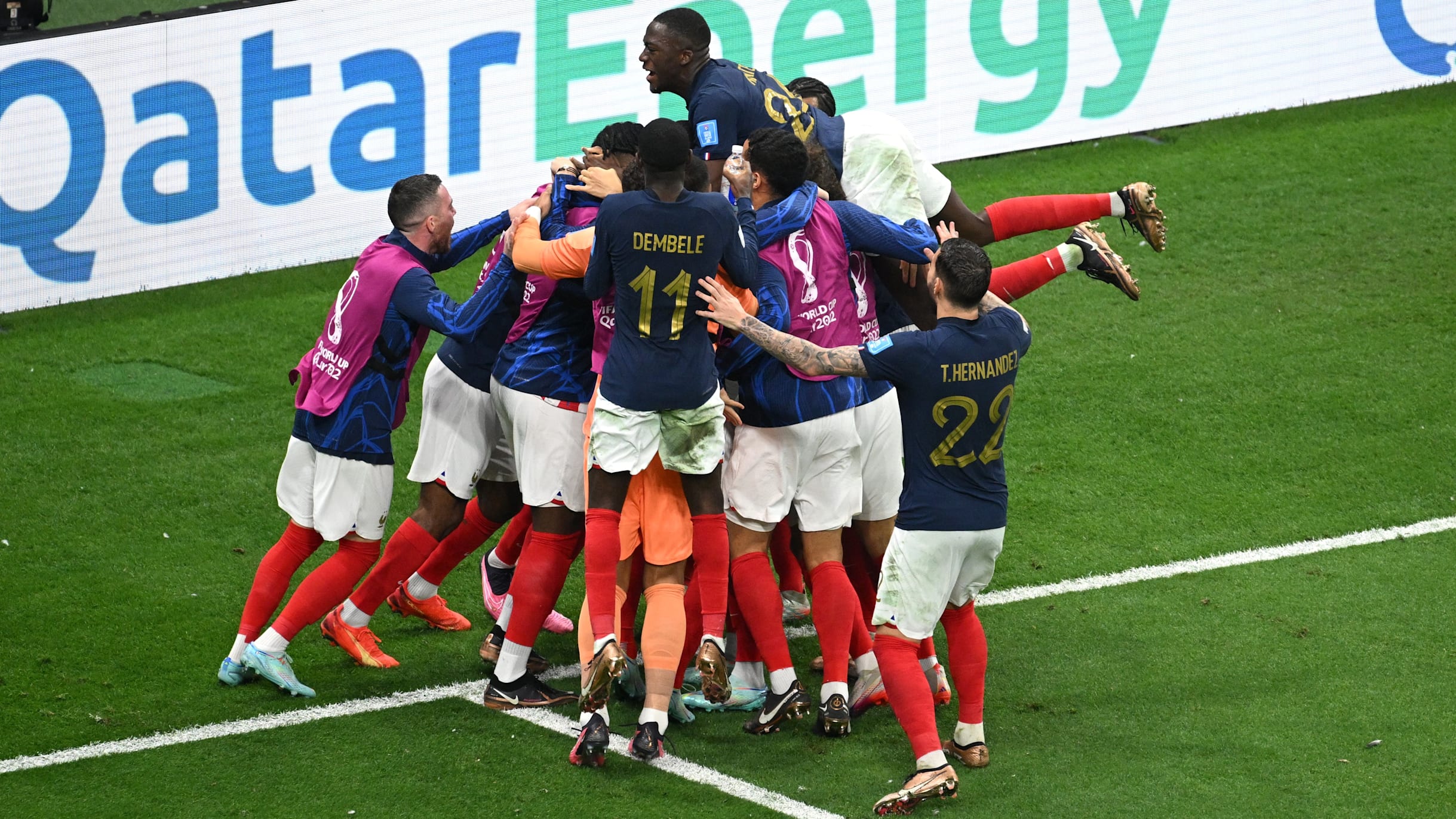 サッカー】カタールW杯準決勝：フランスが連覇に王手...モロッコに2‐0