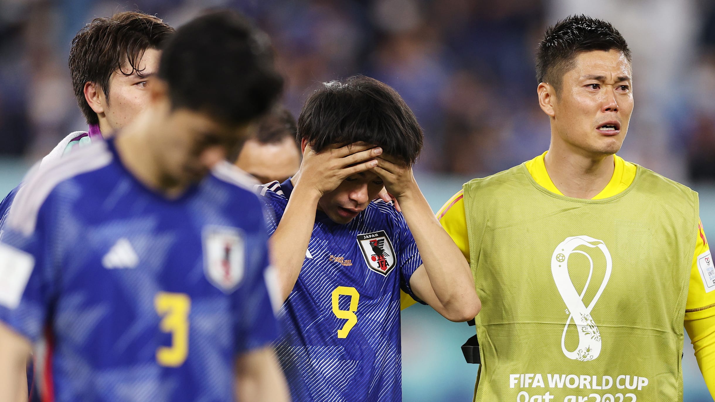 サッカー】W杯ベスト8進出を逃した日本代表・三笘薫「思いっきり蹴った