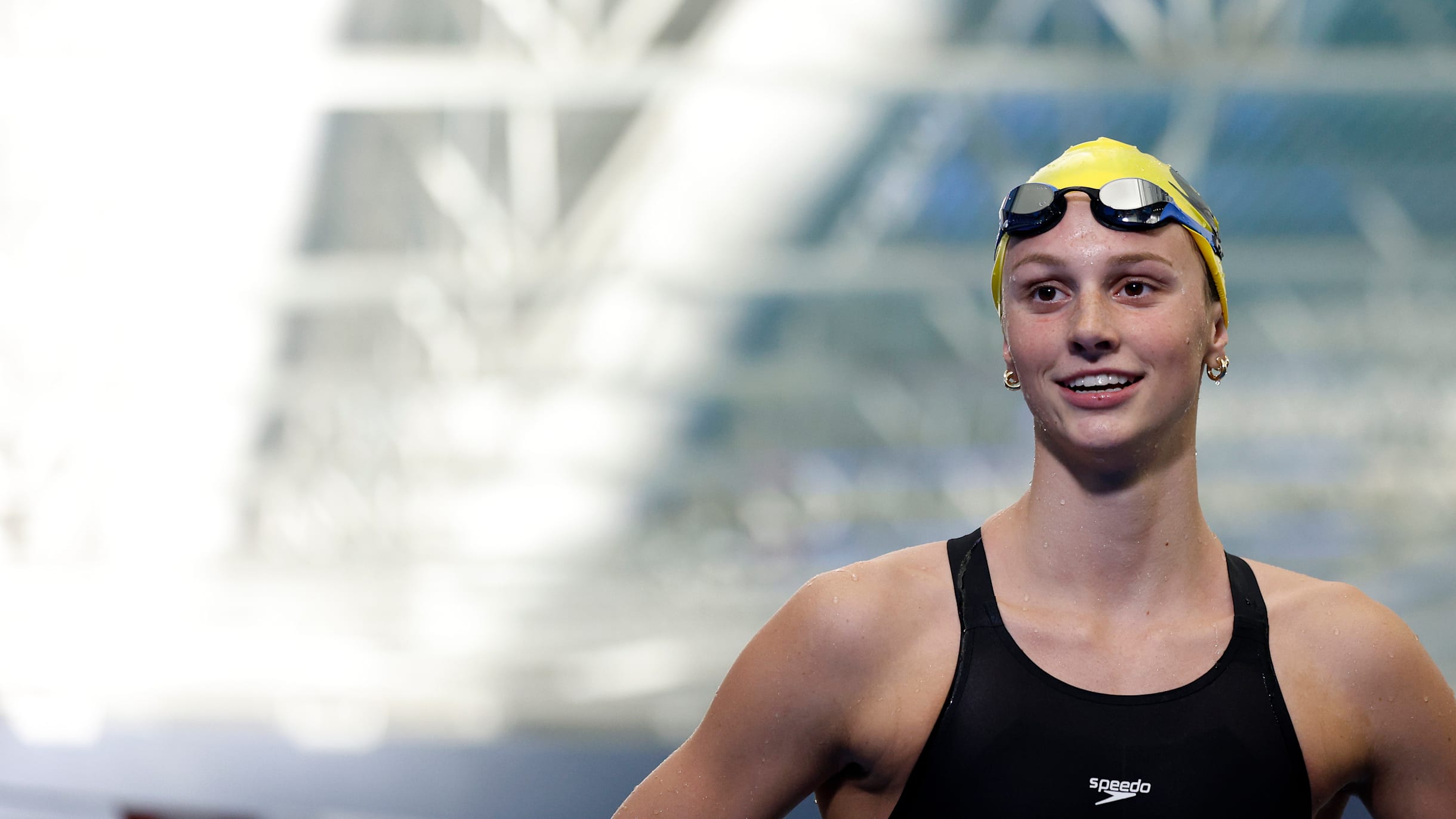 Swimming: Teenager Summer McIntosh smashes 400m freestyle swimming