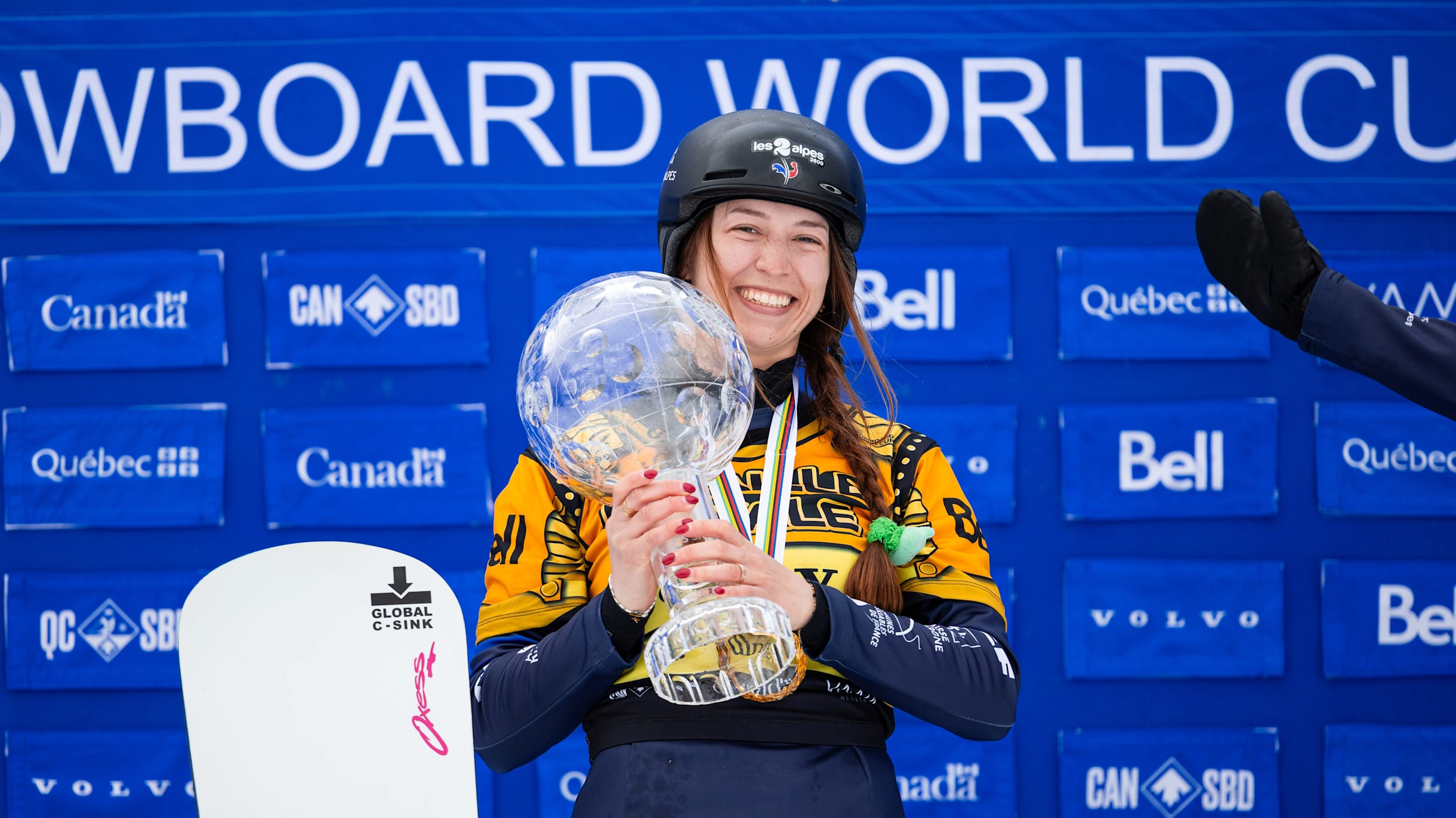 Snowboard cross - Coupe du monde 2024/2025 : Léa Casta s'offre un premier  globe de cristal et entre dans l'histoire