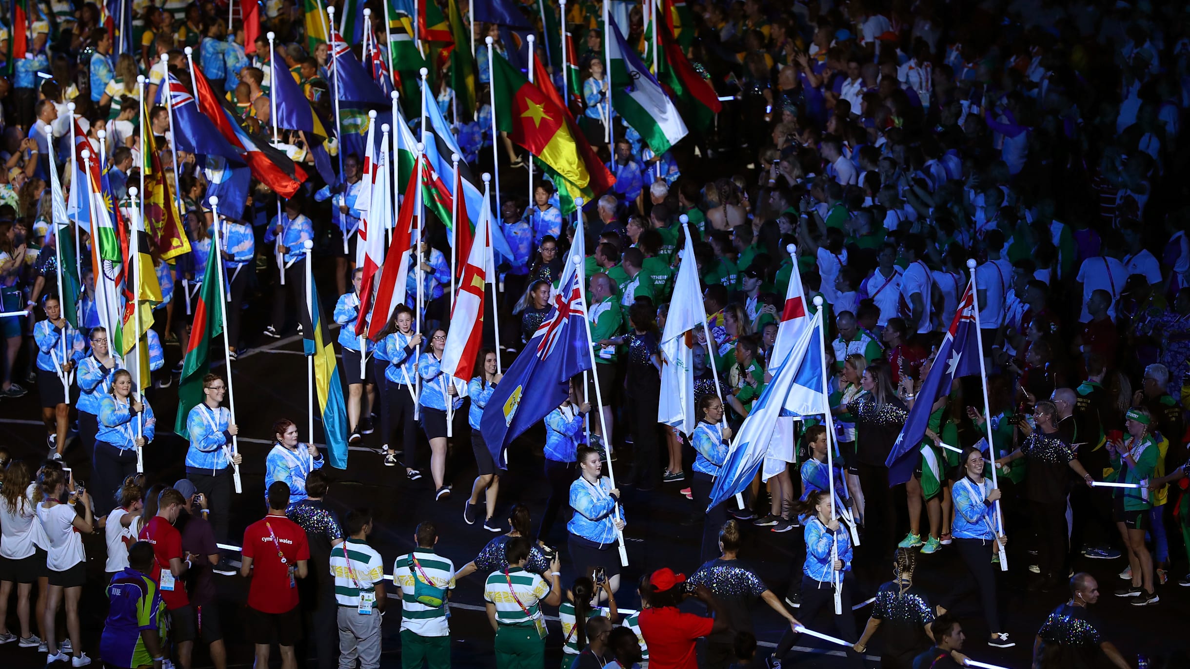 How many countries participate in Commonwealth Games?