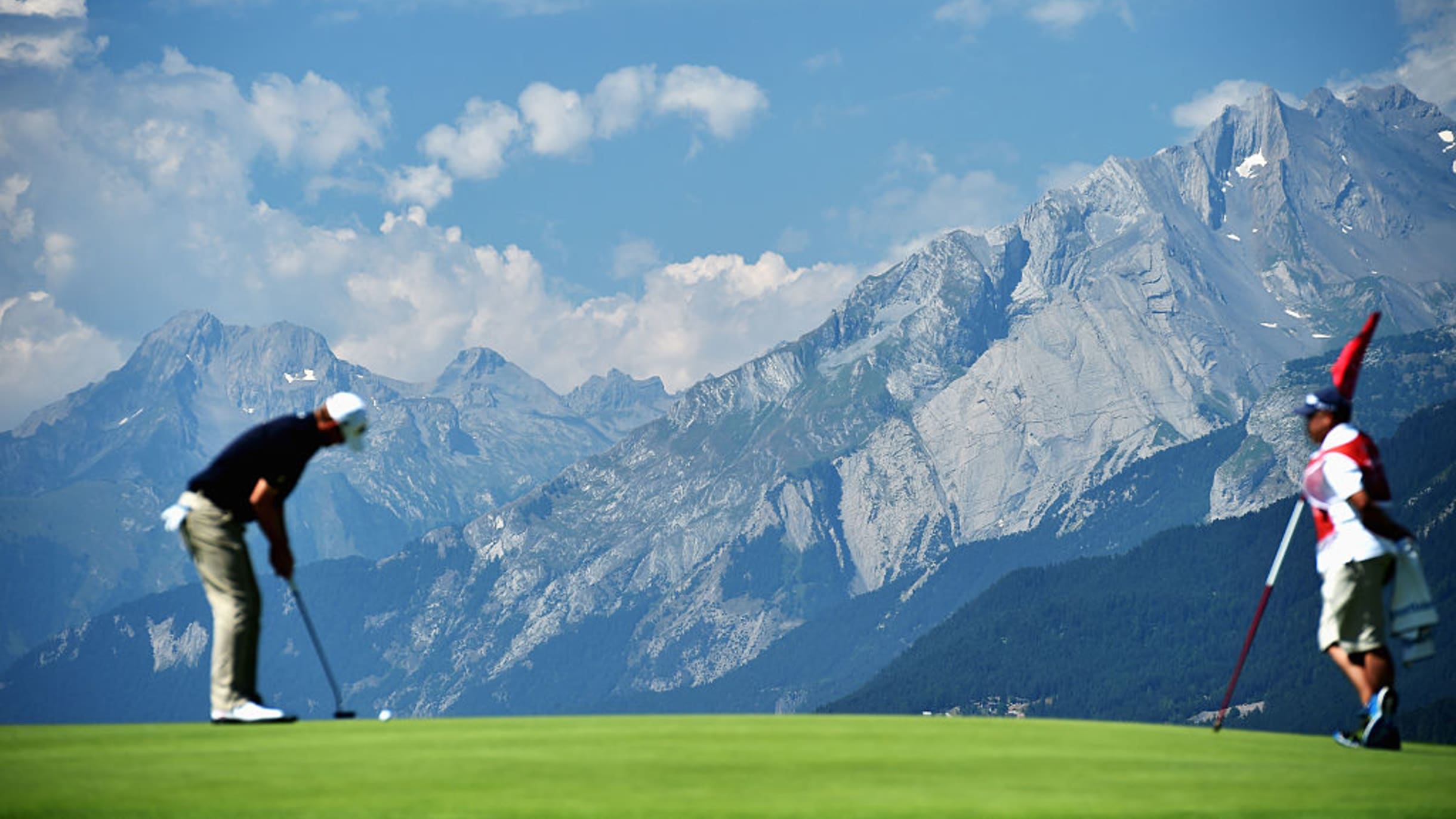 9 of Your Favorite Games to Play on the Golf Course