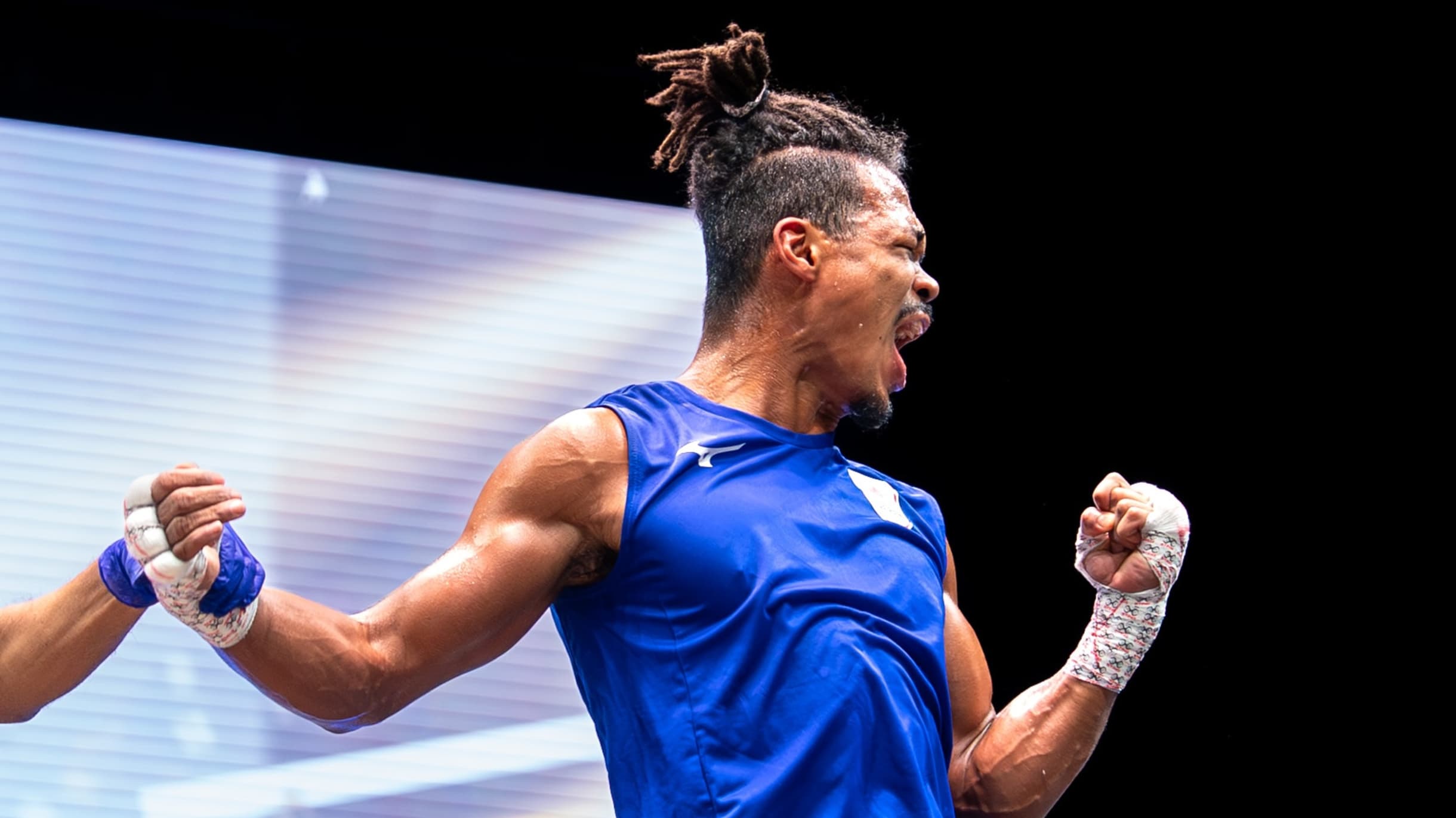 adidas ボクシングシューズ 岡澤セオン選手サイン入り 岡澤セオンが僅差の判定負けで準優勝「金メダルを見せられなかっ