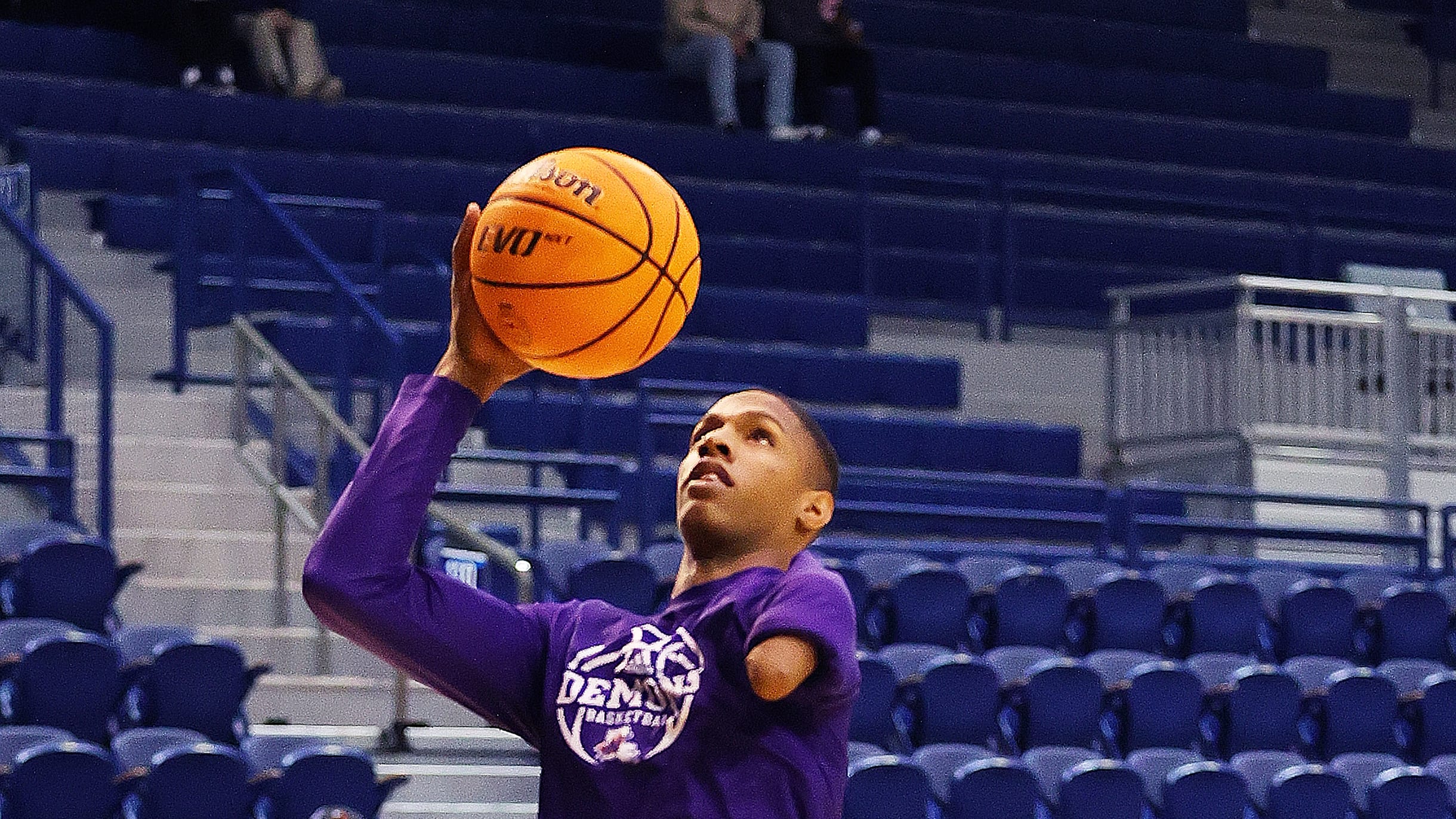 One-armed player for Northwestern St scores first points