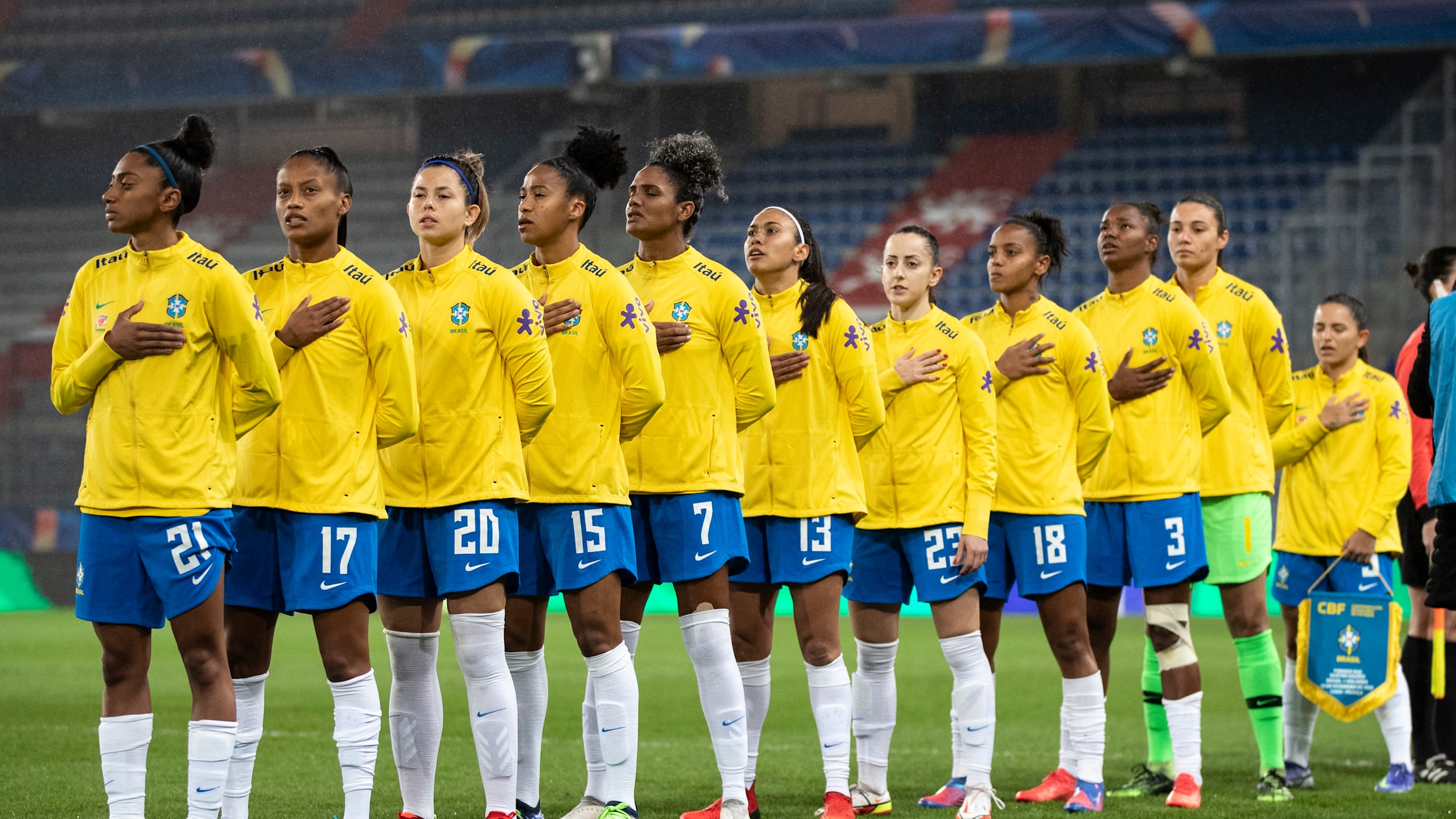 De olho na Copa, seleção feminina fará três amistosos em fevereiro - Placar  - O futebol sem barreiras para você