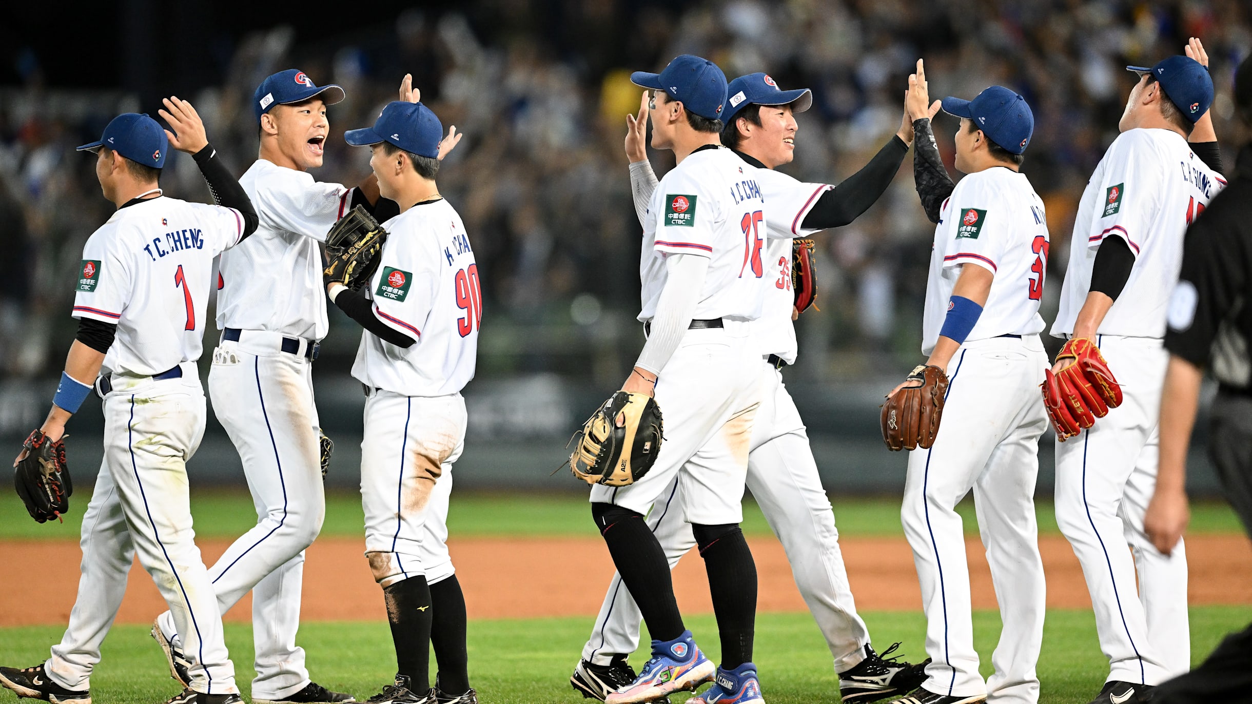 イーグルス ユニフォーム(2着) - スポーツ選手