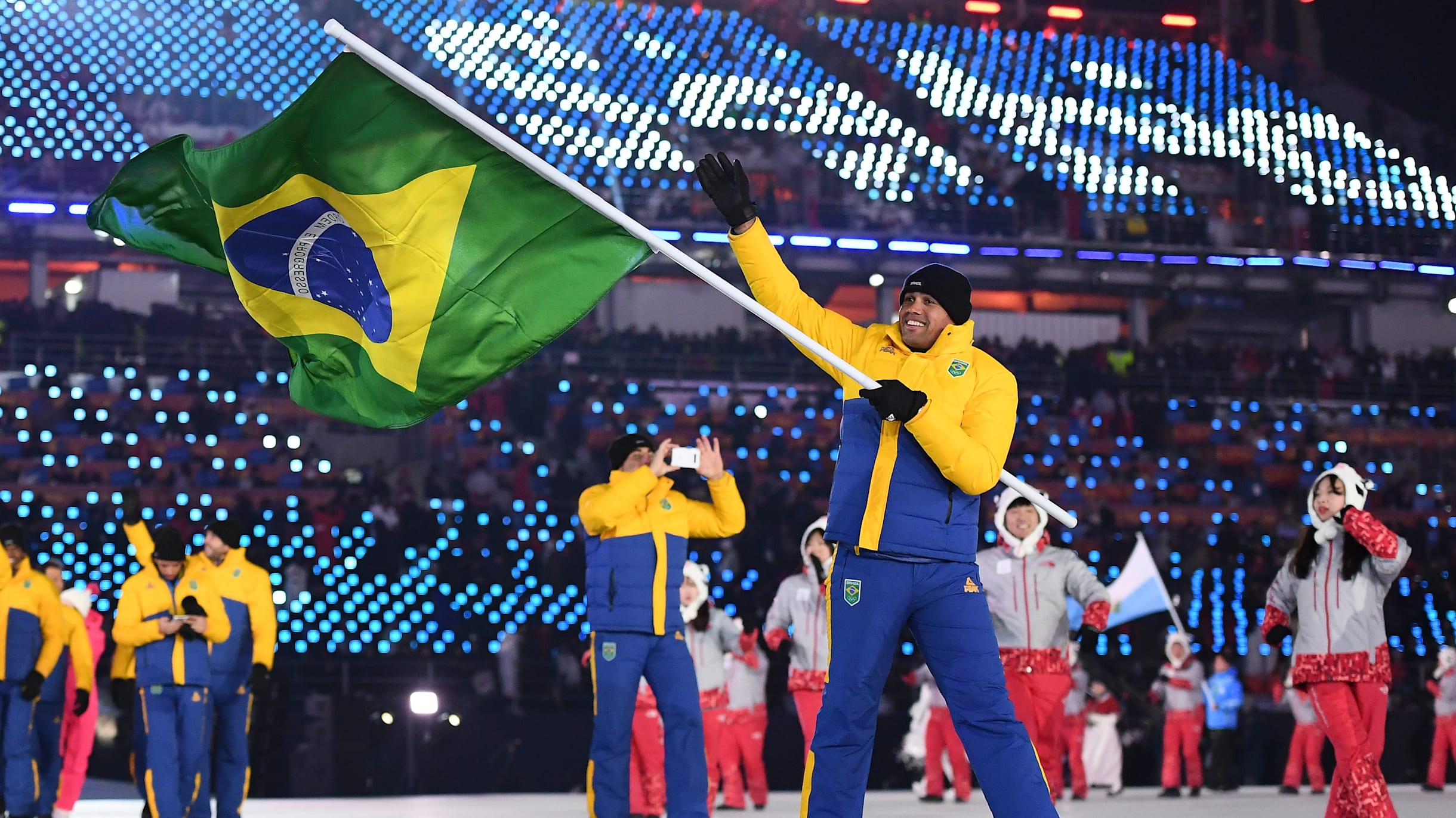 Veja quem serão os porta-bandeiras do Brasil na abertura do Pan de
