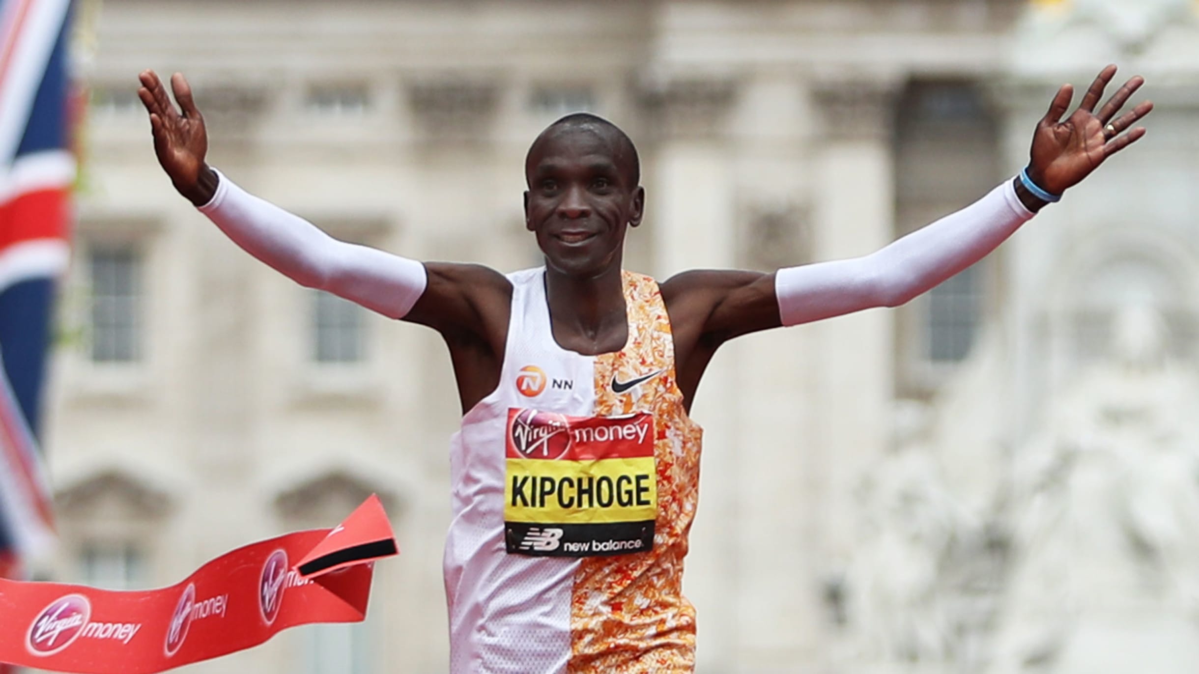 証拠写真付き・直筆　サインエリウド・キプチョゲマラソン写真サイン入り伝説ランナー エリウド・キプチョゲ：マラソン2時間切りの秘密 | ランニング