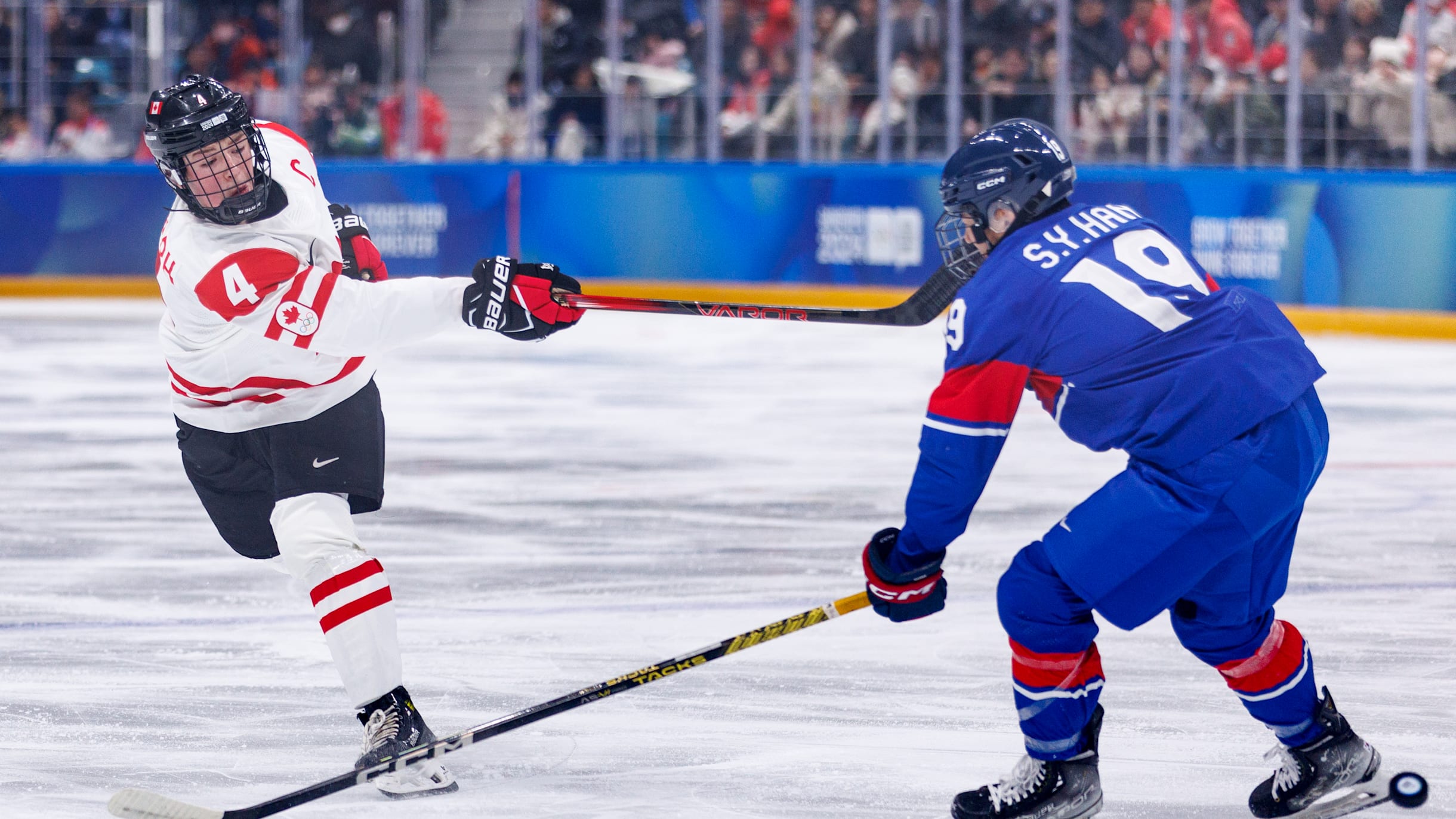 강원 2024 아이스하키: 남자 대표팀, 캐나다와 개막전에서 0-8 패배 [청소년 올림픽], image size:2440x1372