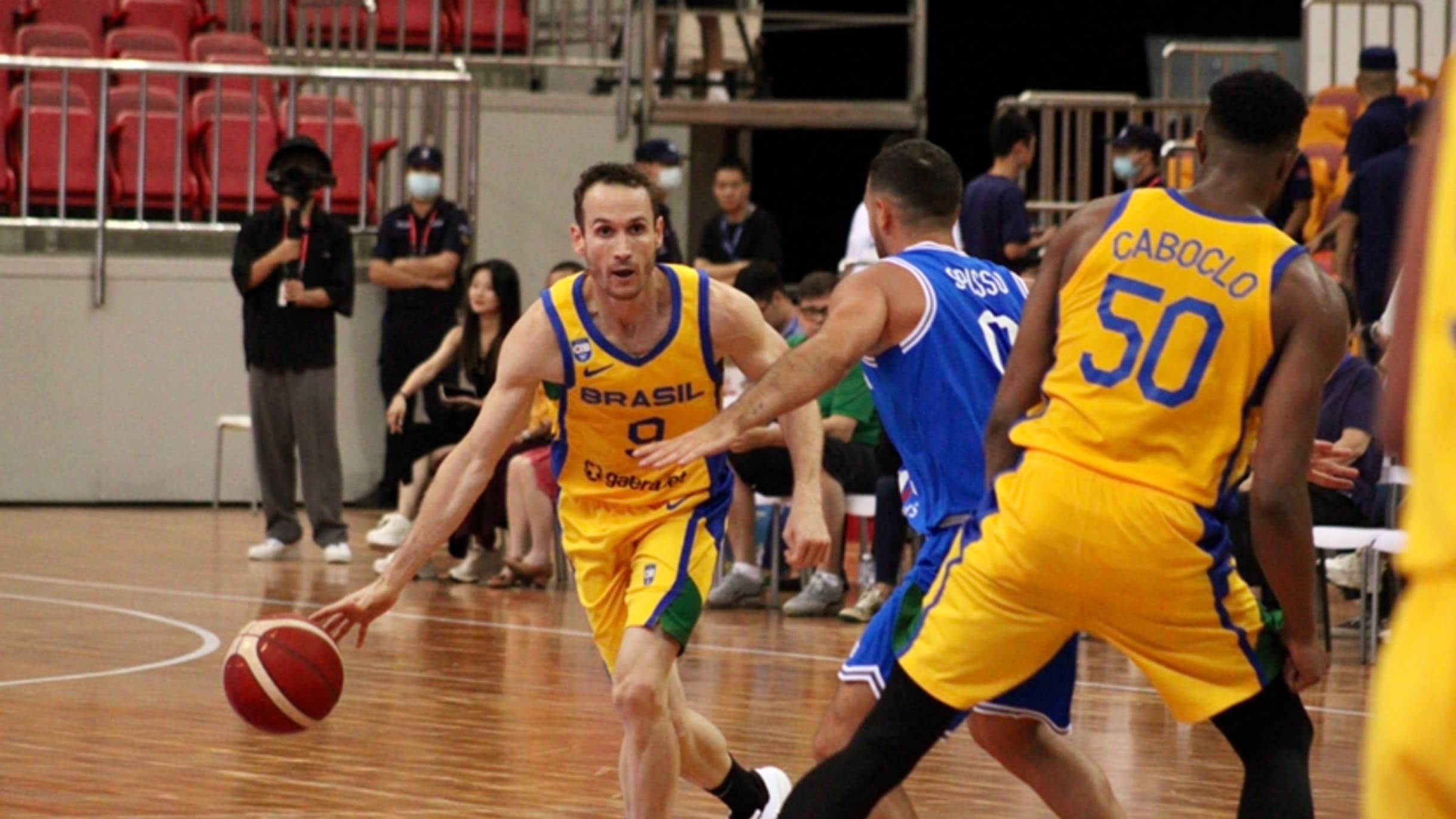 Melhores jogadores brasileiros de basquete