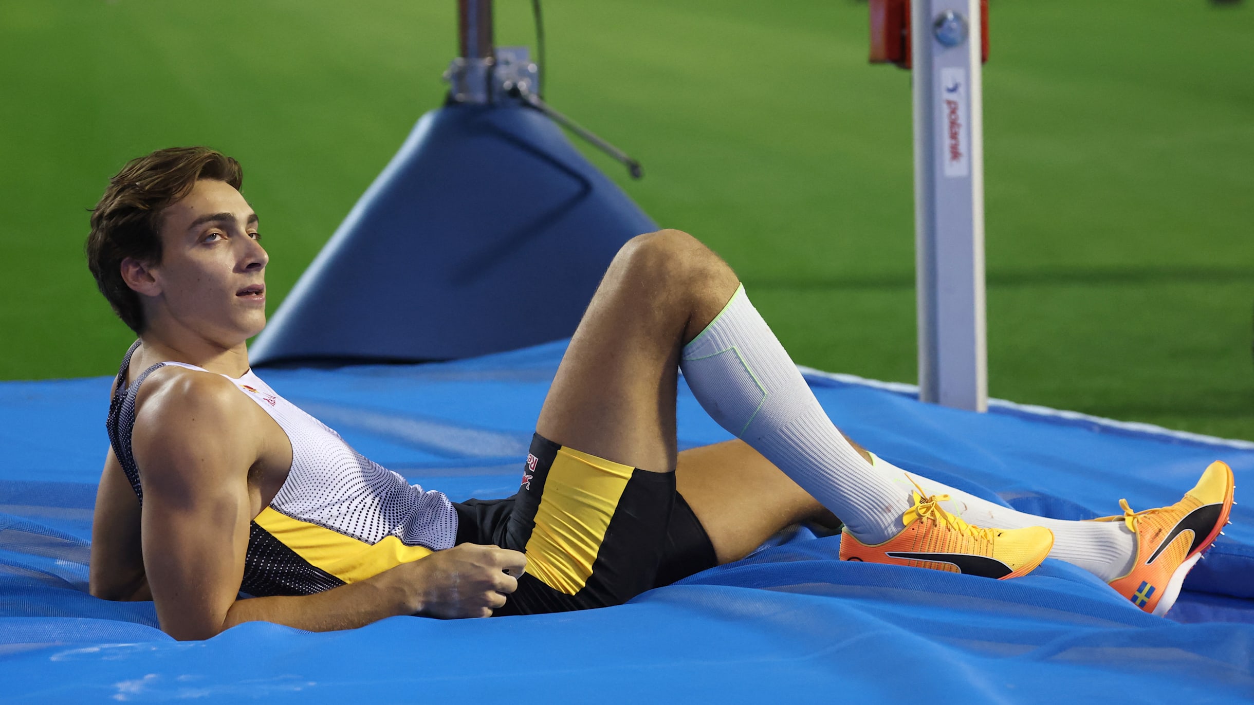 Olympic Men's Pole Vault — Mondo Scares His World Record - Track & Field  News