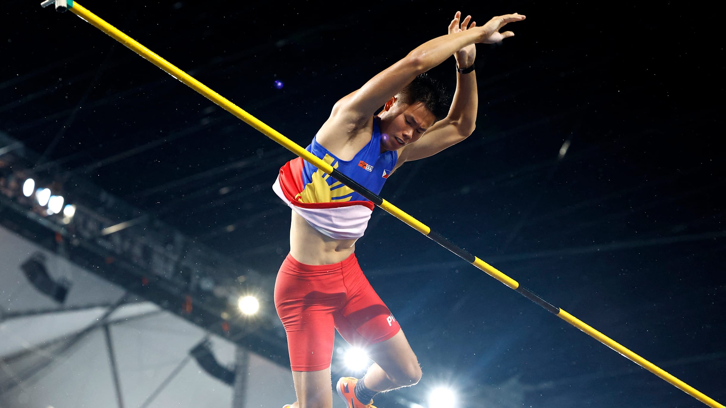 EJ Obiena shatters SEA Games record again as he retains pole vault title in  Cambodia