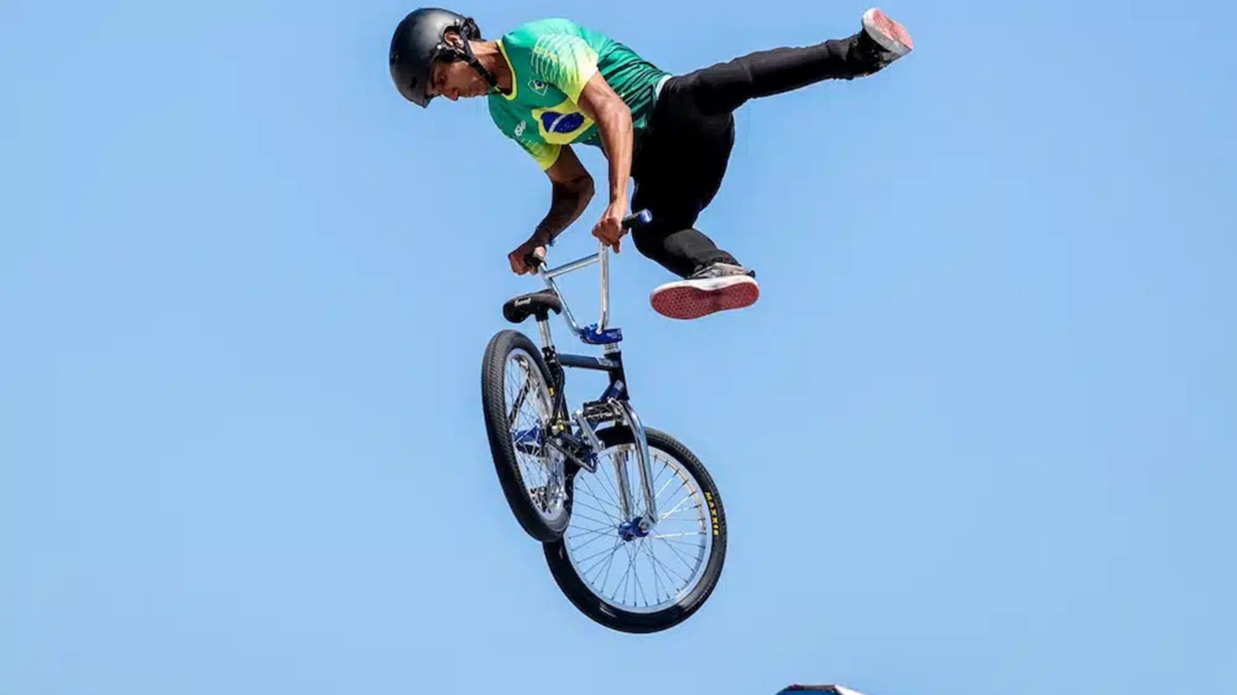 Gustavo Bala Loka conquista bronze inédito no BMX Freestyle dos