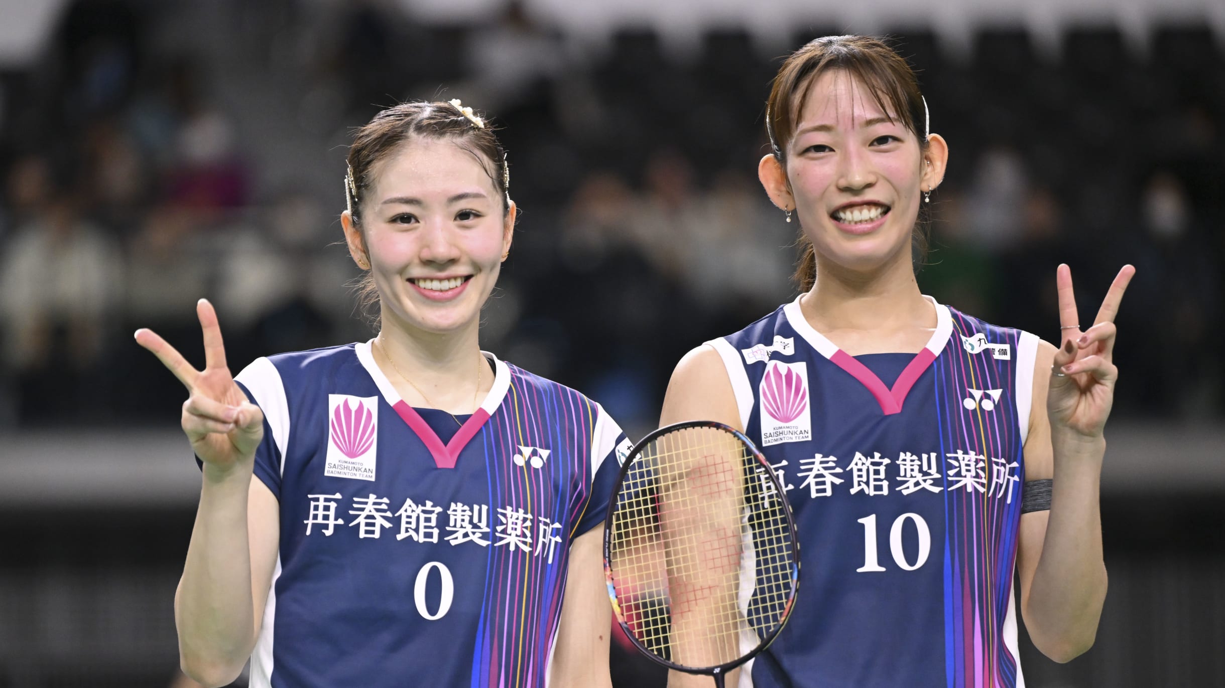 バドミントン 志田千陽 松山奈未 直筆サイン入り写真 シダマツペア オリンピック パリオリンピック™ のバドミントン女子ダブルスで銅メダルを獲得