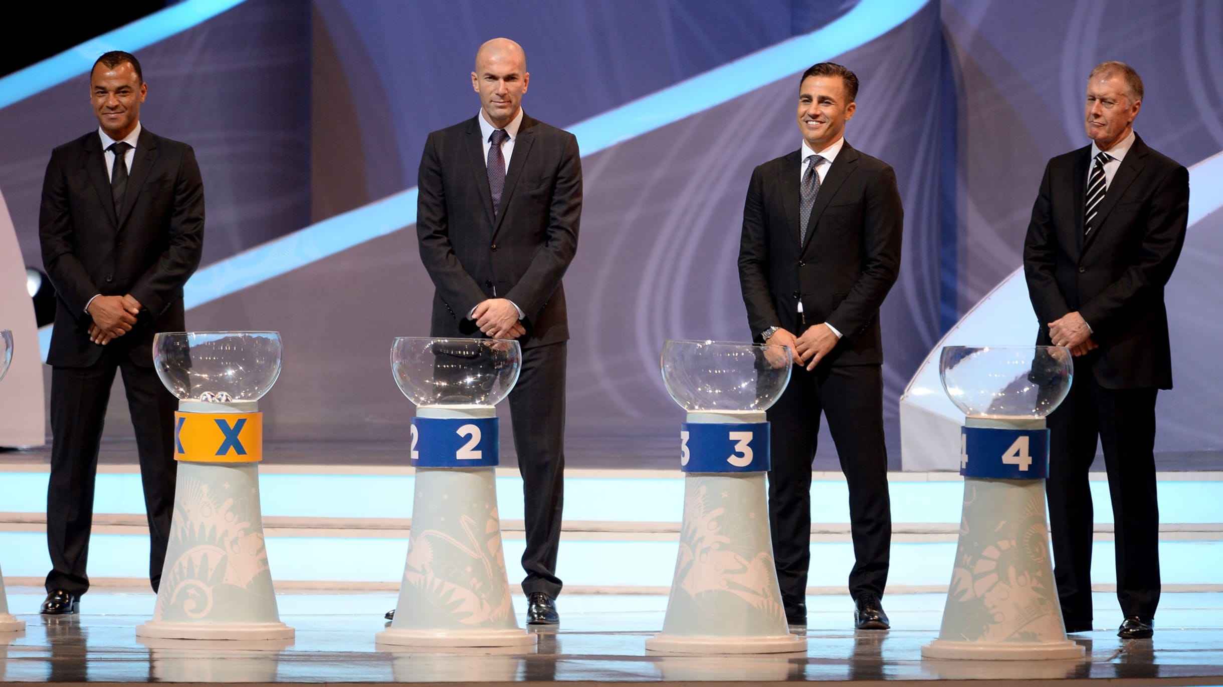 サッカー ワールド カップ 抽選 会