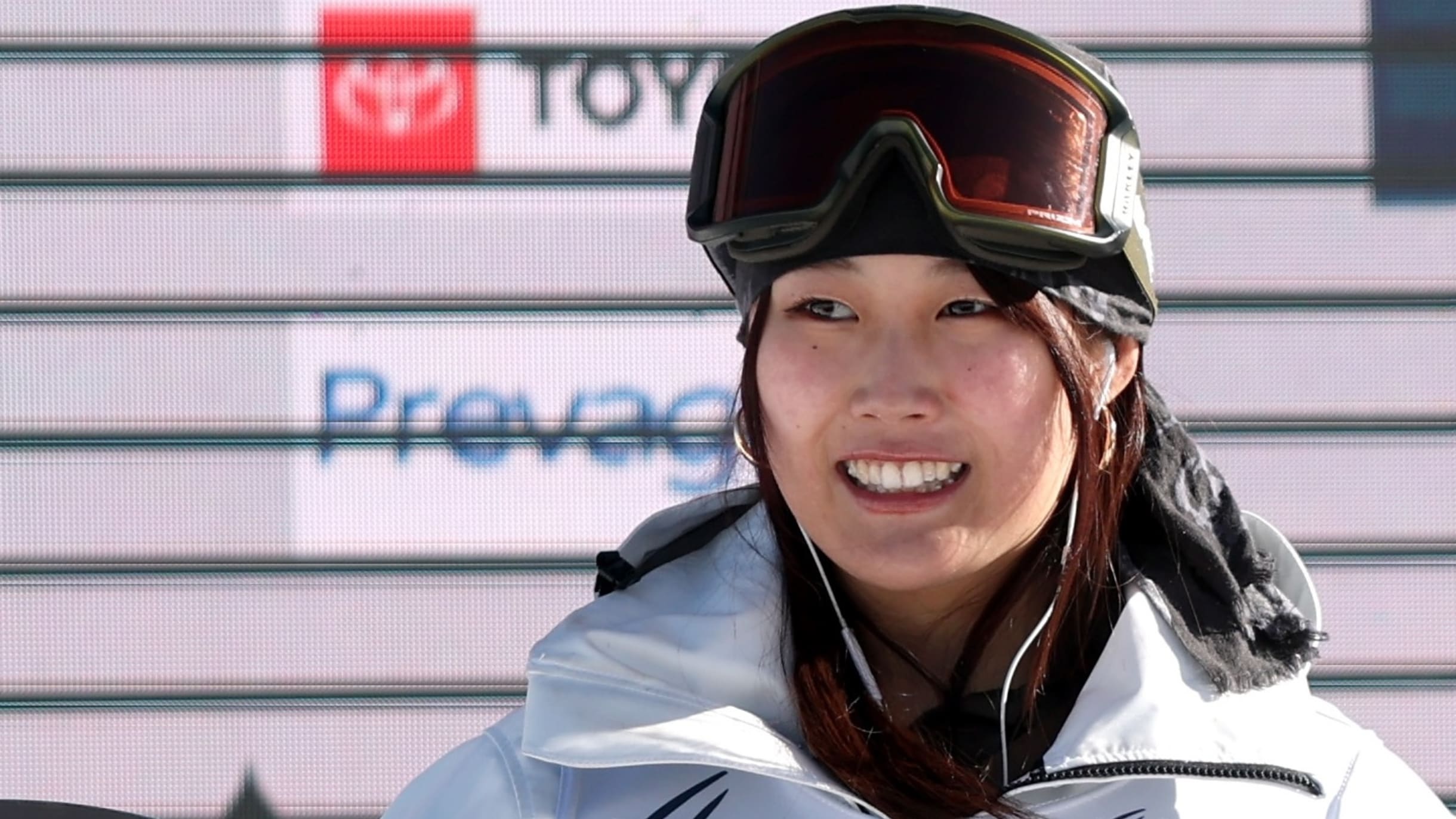 スノーボードビッグエア 村瀬心椛が女子初のバックサイド1620を決め