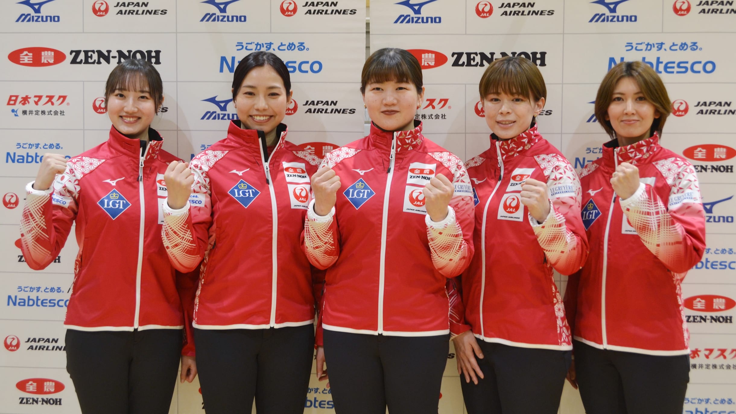 カーリング 女子 メンバー
