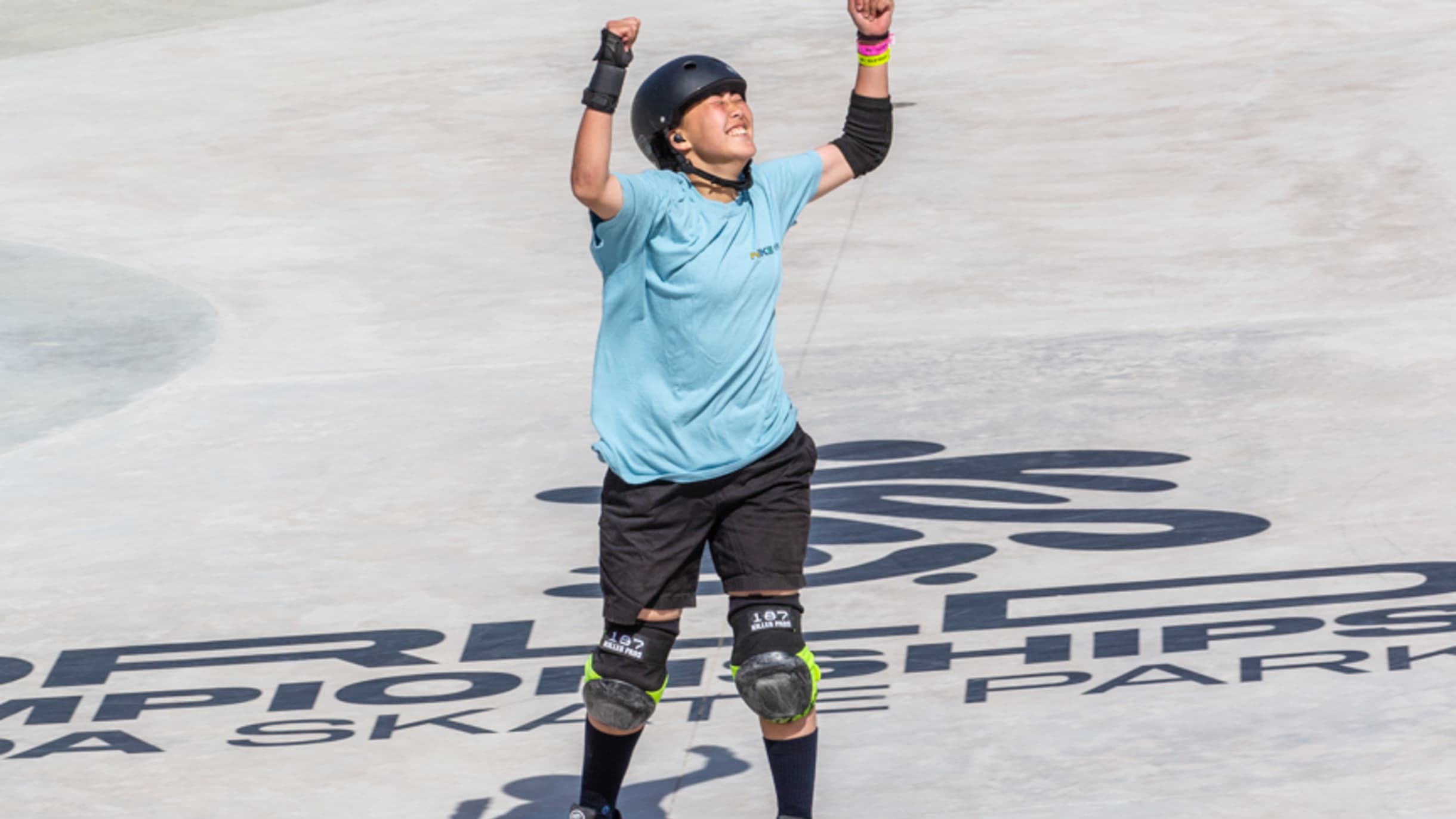 草木ひなの、スケートボード女子パークの世界トップ3に挑む若きスケーター