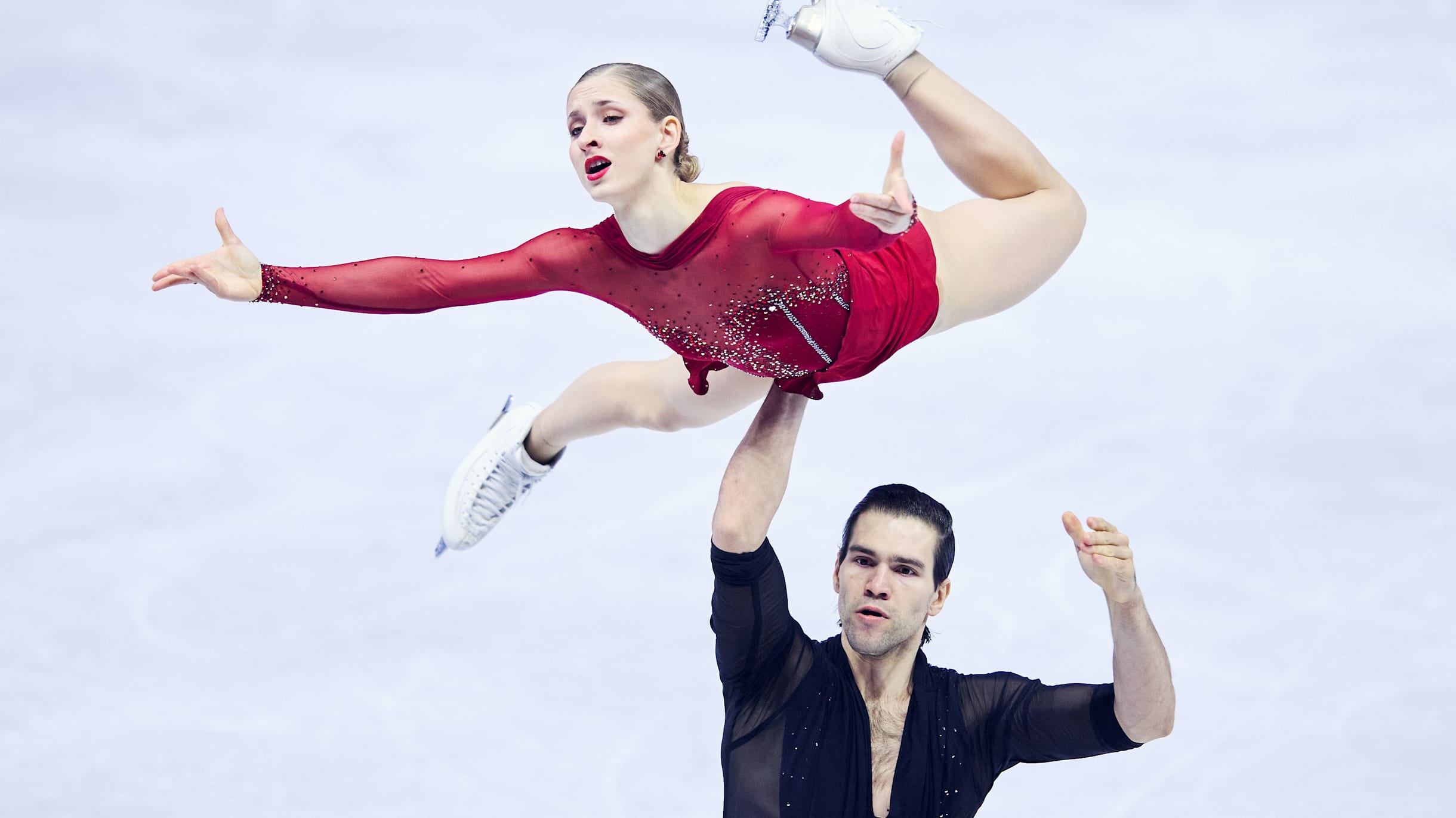 Hase/Volodin and Metelkina/Berulava less than point apart after