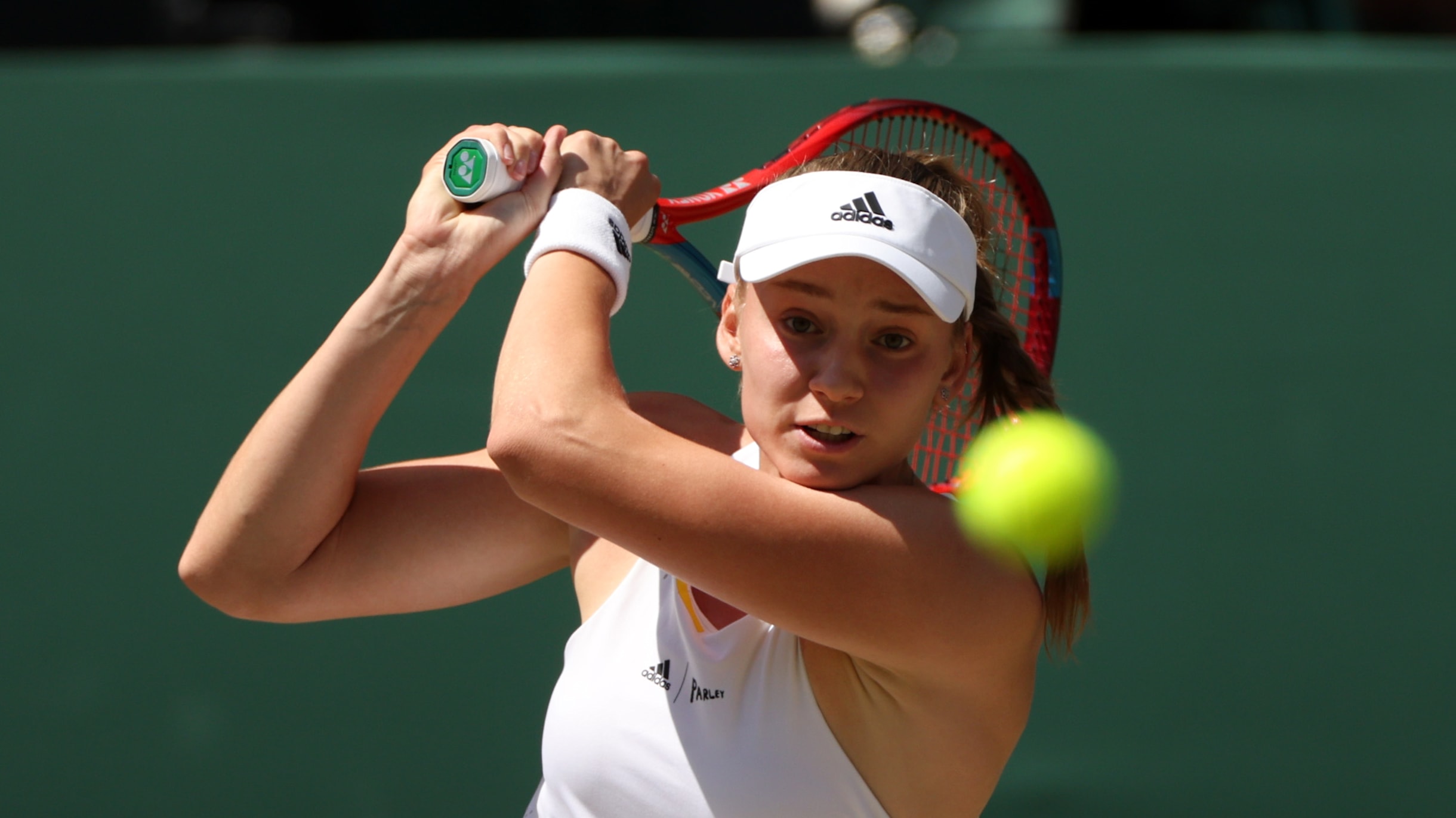 Rybakina powers past Martic into first Wimbledon quarters