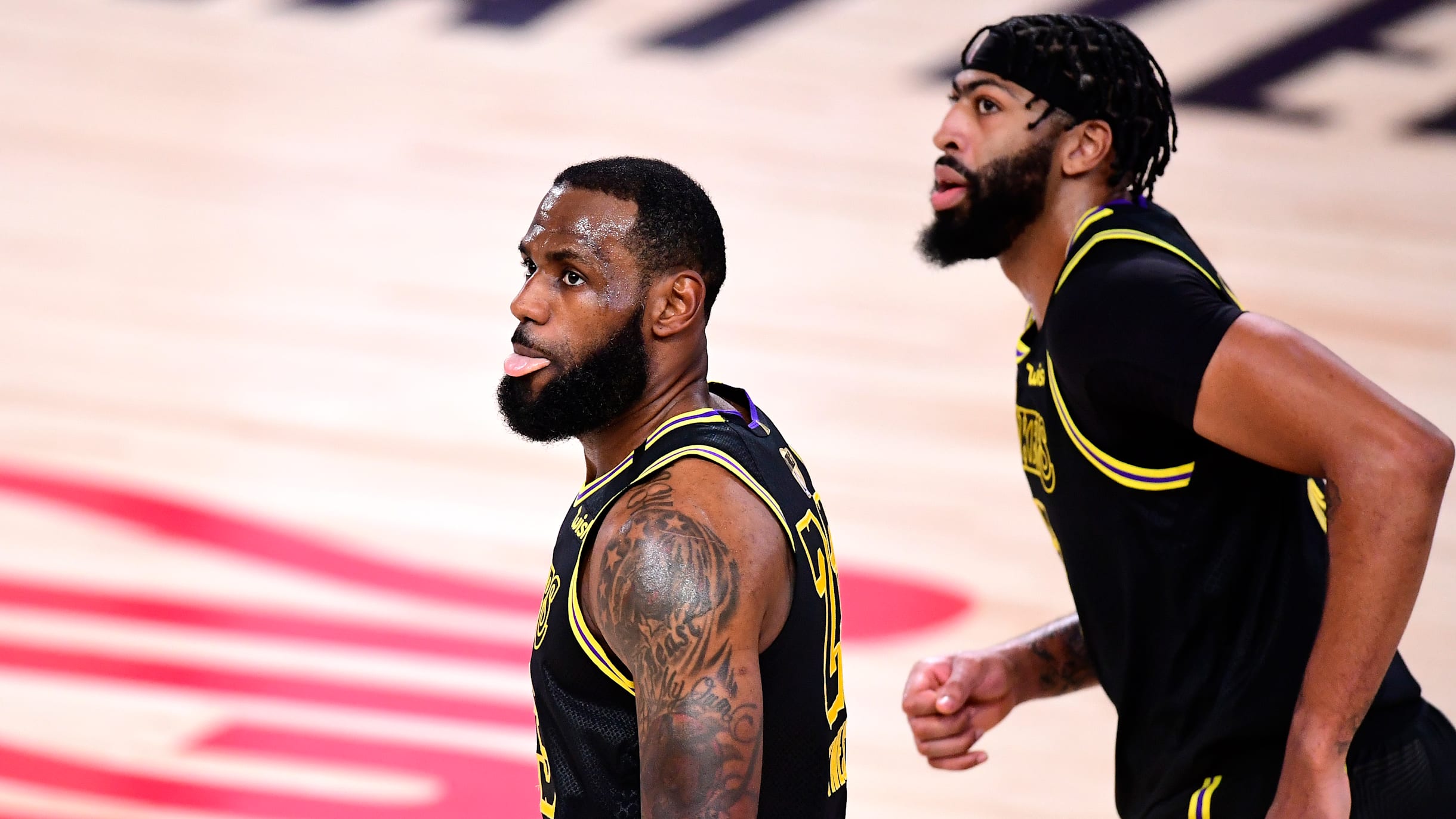 LeBron James and L.A. Lakers remain atop NBA's most popular jersey and team  merchandise lists