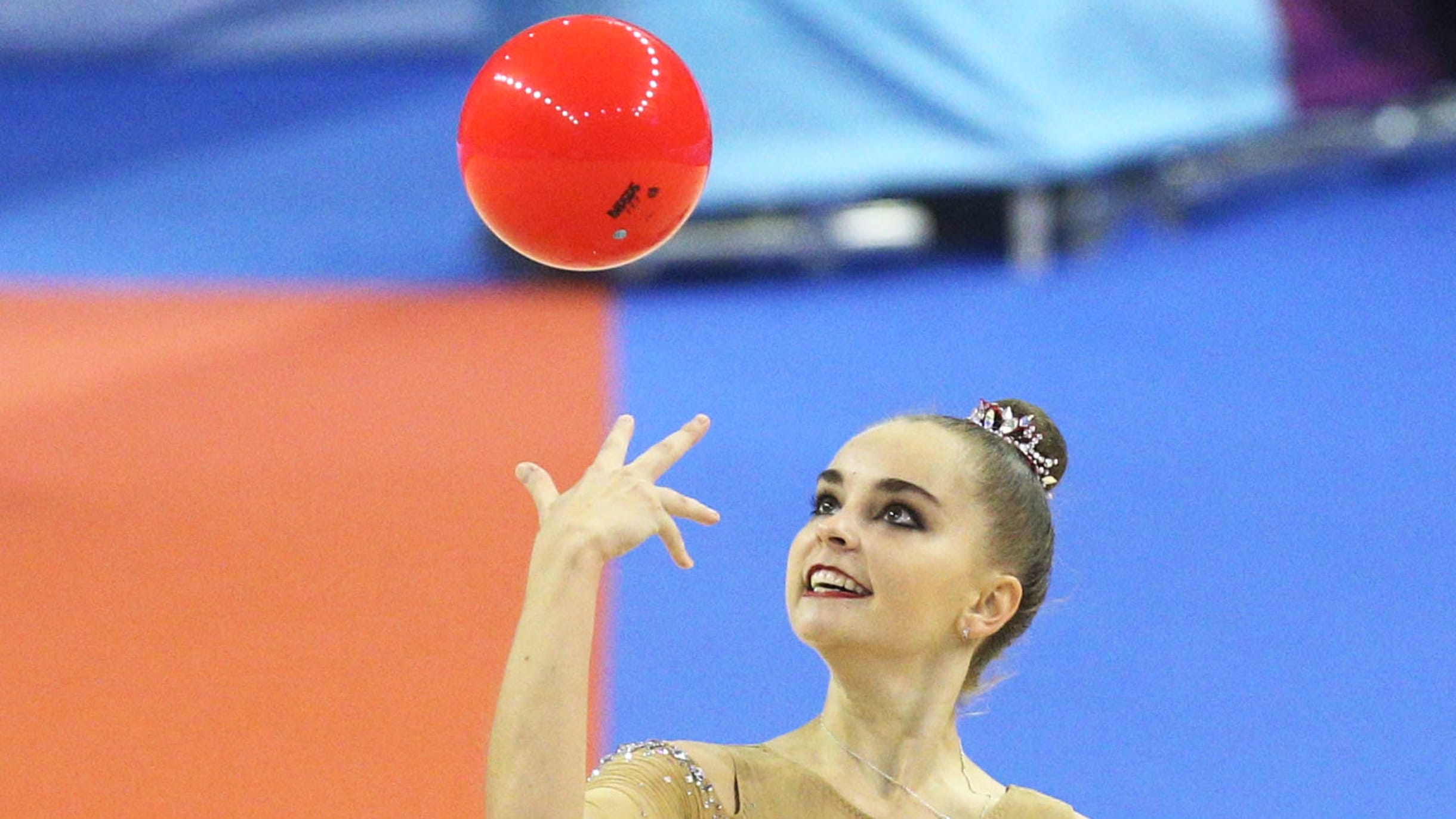 Художественная гимнастика. Арина Аверина – чемпионка Европы в многоборье