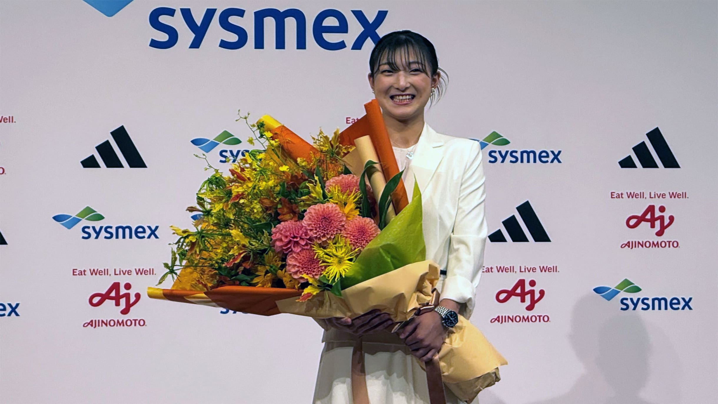 坂道引退品 坂本花織が涙の引退会見“青春”だった21年…最後にサプライズ結婚報告も