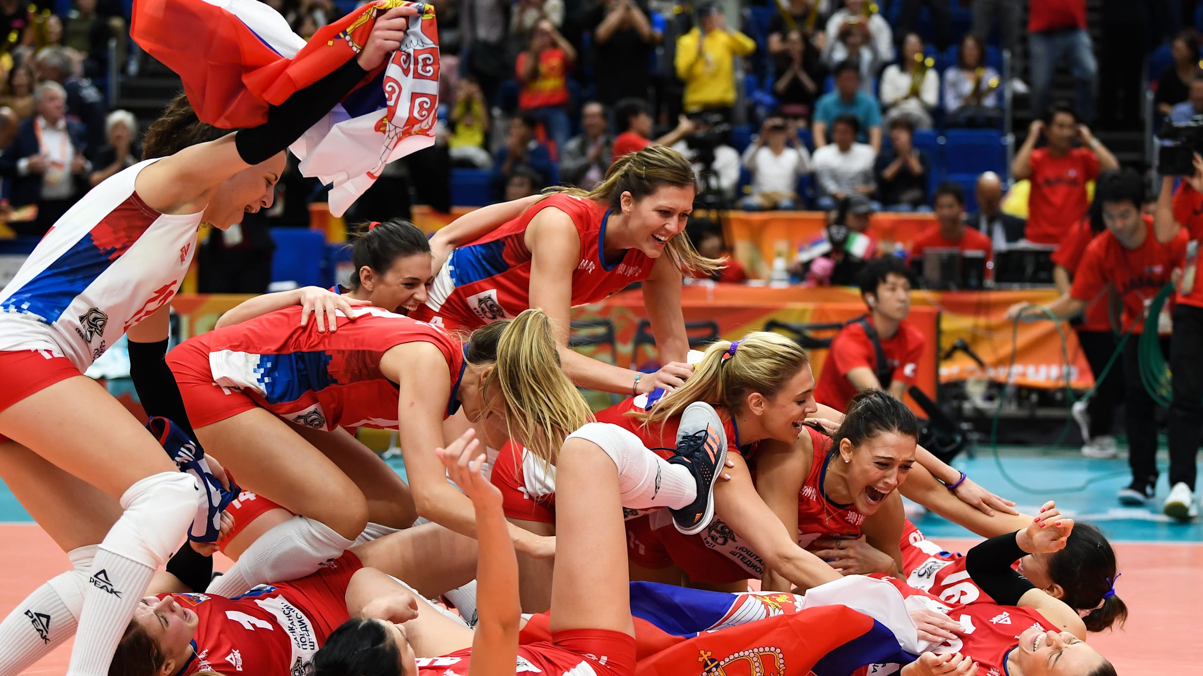 Volleyball World on X: 2022 Women's World Champs Semifinal Match: USA  🇺🇸🆚 🇷🇸 Serbia 🤯2014 World Champions 🇺🇸 🆚 🇷🇸 the reigning World  Champions. You can't miss this one! 📺 Watch it