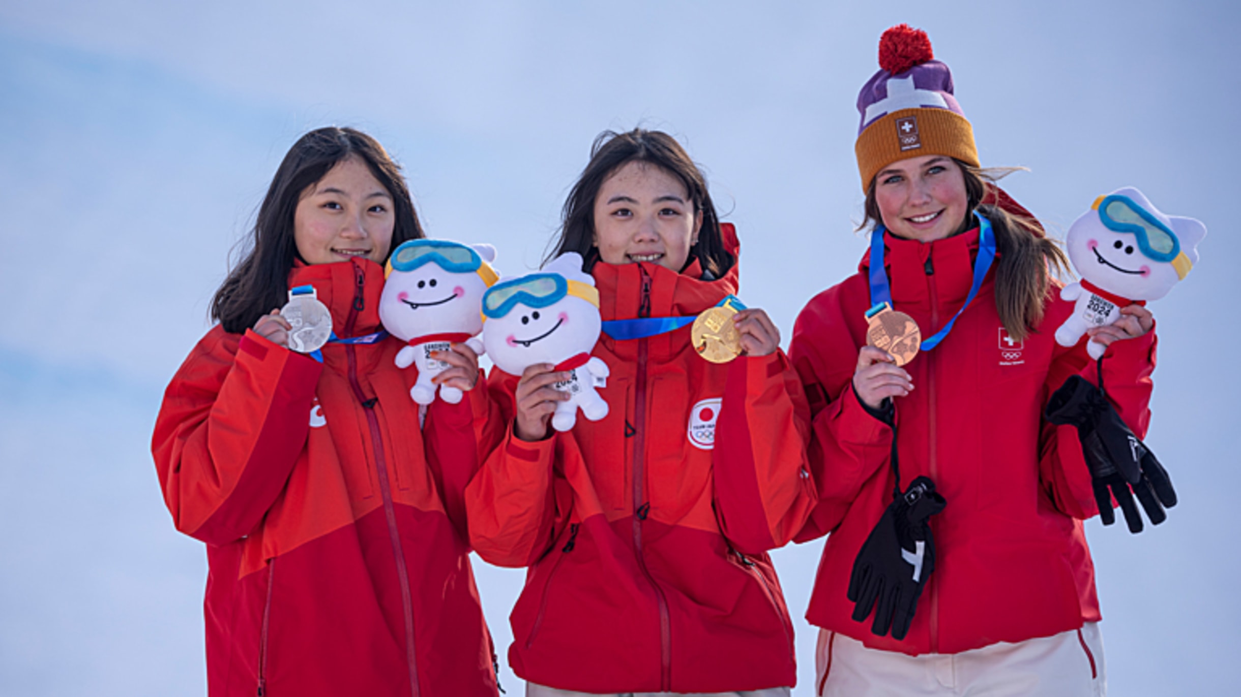 スノーボード・工藤璃星が金、清水さらが銀、日本女子2大会連続