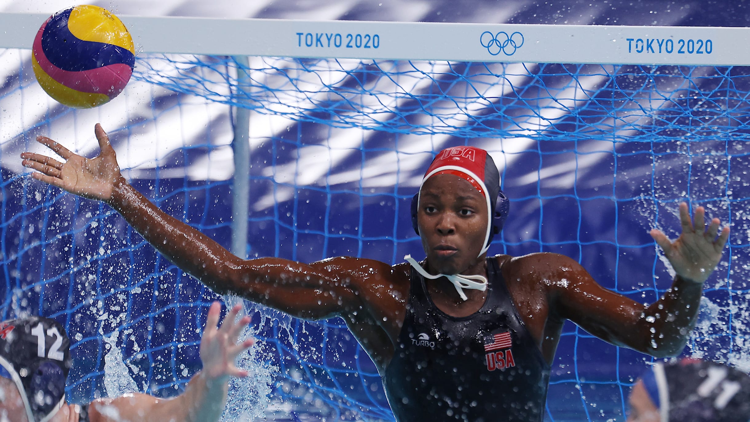 東京オリンピック2020 水球カナダ女子　WATER POLO 直筆サイン入り！