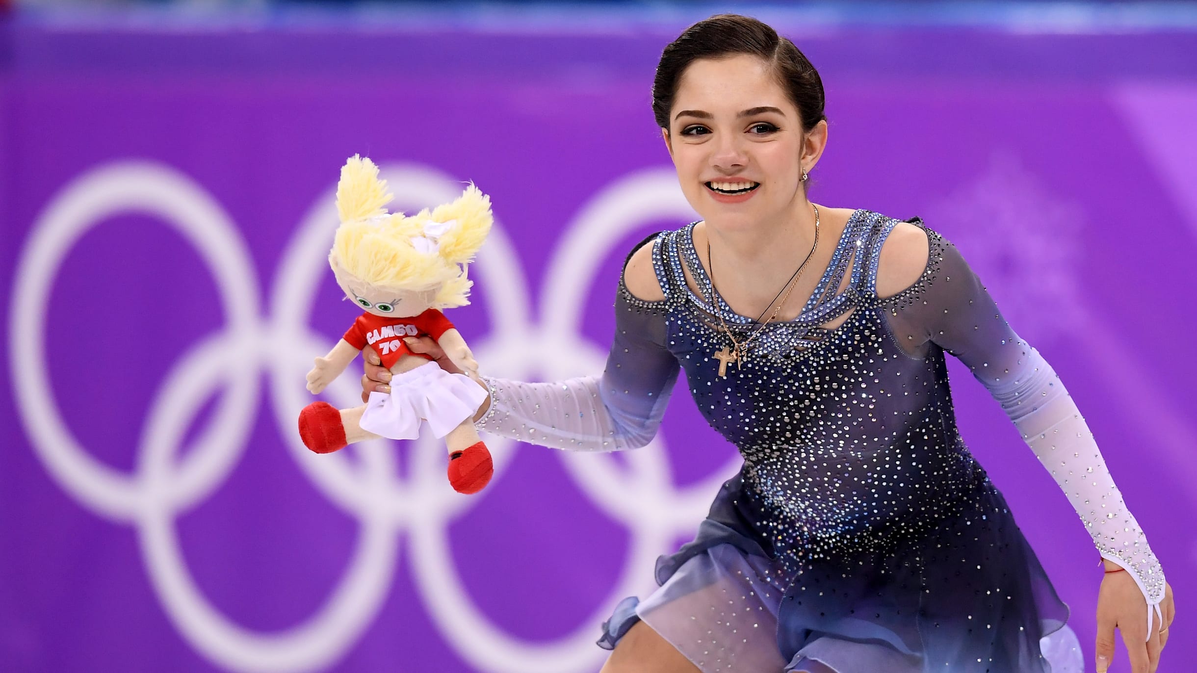 Hello Russia Evgenia Medvedeva 掲載！ Evgenia Medvedeva takes victory in Russia to keep World