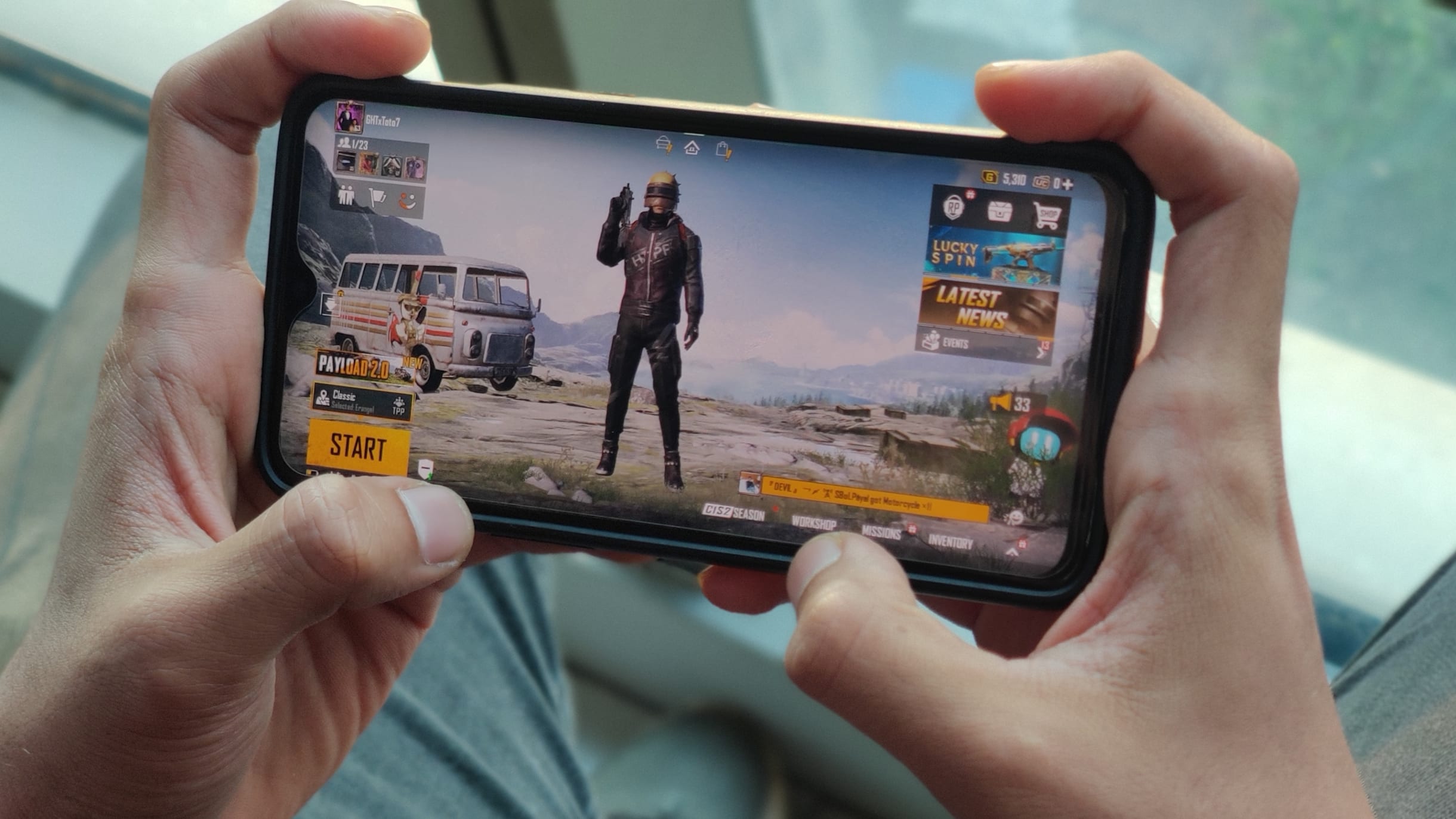 PUBG MOBILE - Loot quickly and get out of there or use the