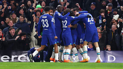 セール中！Chelsea FC ウィンドブレーカーUEFAチャンピオンズリーグ chelsea-uefa-champions-league-