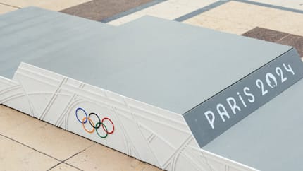 パリ2024の表彰台公開、エッフェル塔に着想
