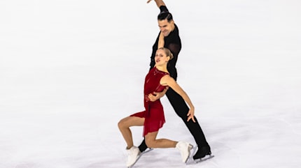 Figure skating pair Minerva Fabienne Hase and Nikita Volodin go