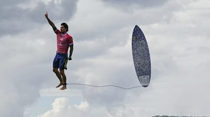 Viral image of Gabriel Medina from Paris 2024 takes top prize at World Sports Photography Awards 2025
