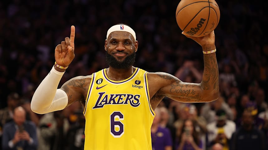 Lebron James 6 Los Angeles Lakers Divide II T-Shirt