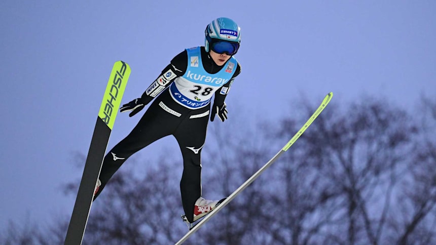 ◯ FISワールドカップスキー　ビブ　選手サイン入り　非売品　入手困難 伊藤有希が7位、高梨沙羅は11位丨FISスキージャンプ・ワールドカップ