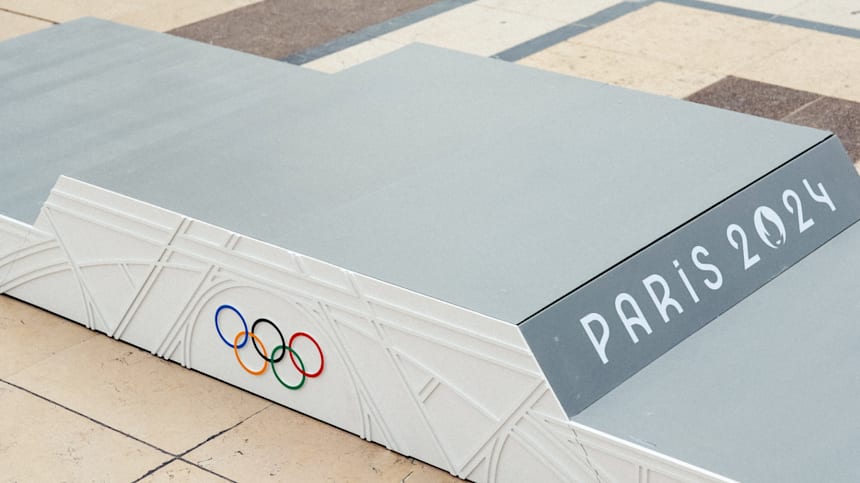 パリ2024の表彰台公開、エッフェル塔に着想