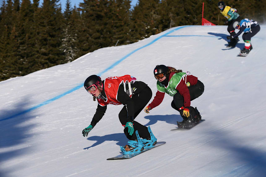 (From left) Manon Petit FRA, Sophie Hediger SUI  © Arnt Folvik for YIS/IOC