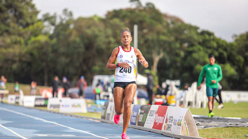 Mirelle Leite é tricampeã brasileira sub-23 dos 3000m com obstáculos.