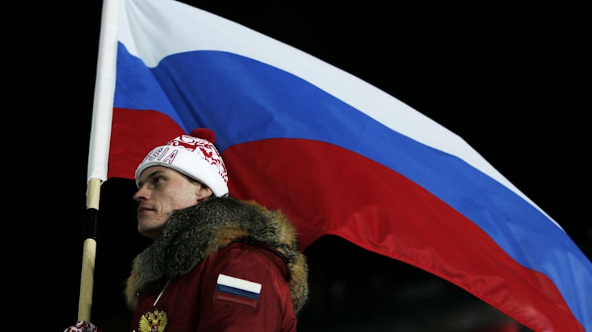 Знаменосцы: Дмитрий Дорофеев и Евгений Плющенко, Турин-2006