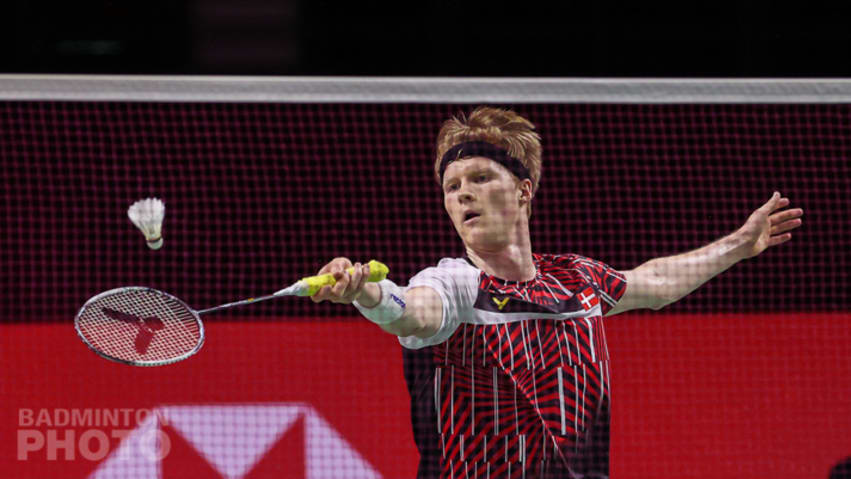 Anders Antonsen wins his opening group stage match of the 2020 World Tour Finals